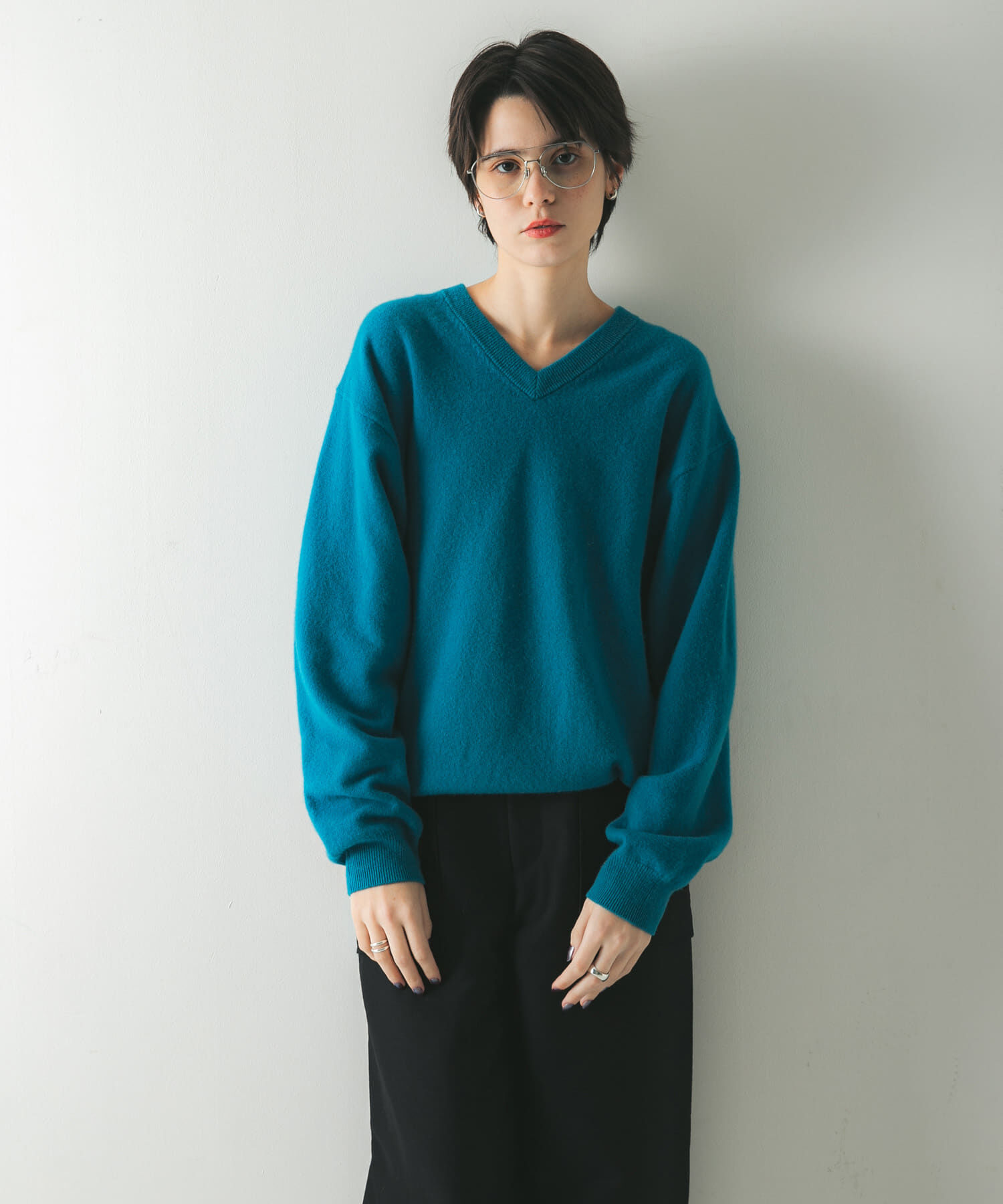 URBAN RESEARCH「ウール100 Vネックルーズソフトニット」|ニット・セーター|