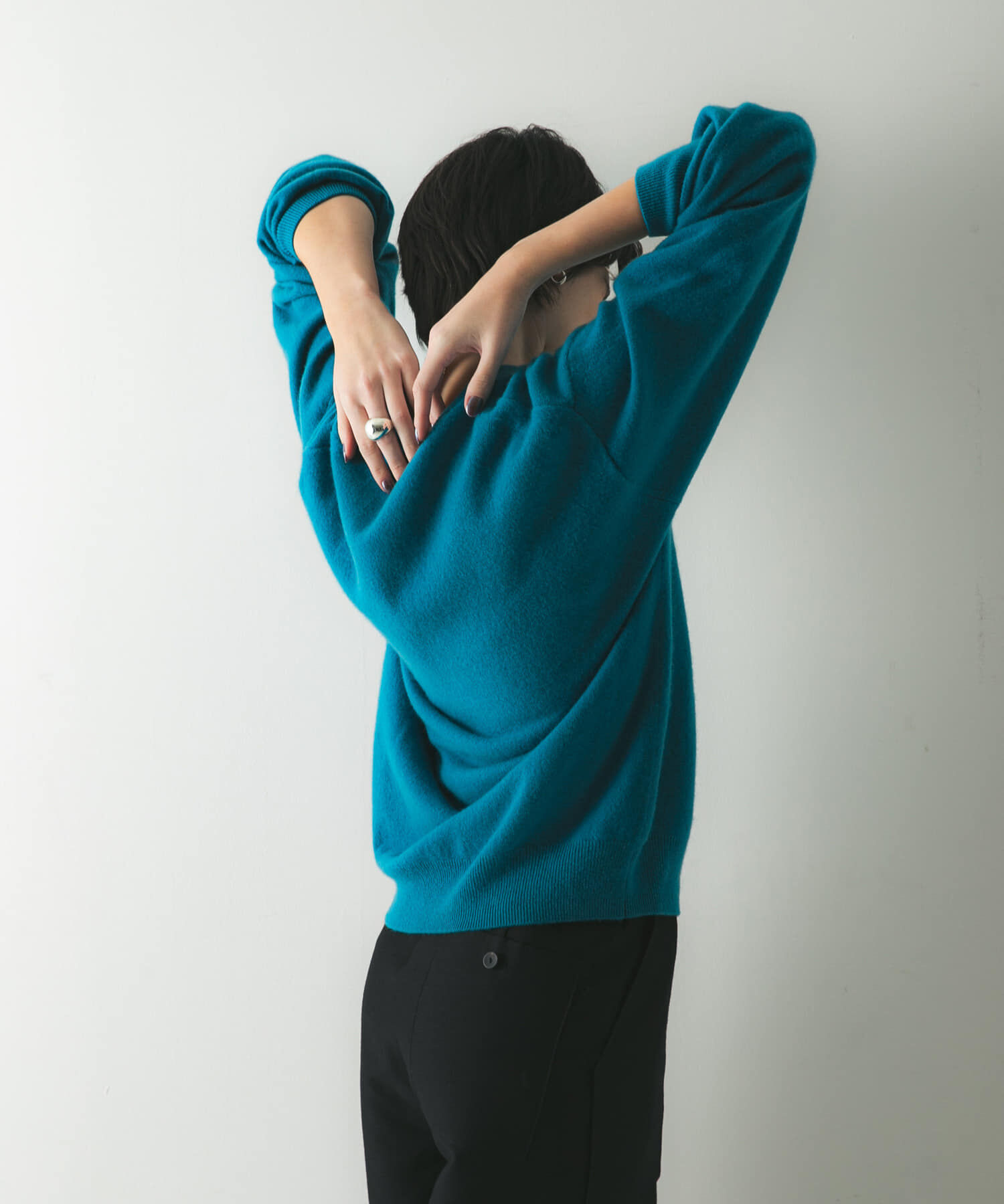 URBAN RESEARCH「ウール100 Vネックルーズソフトニット」|ニット・セーター|