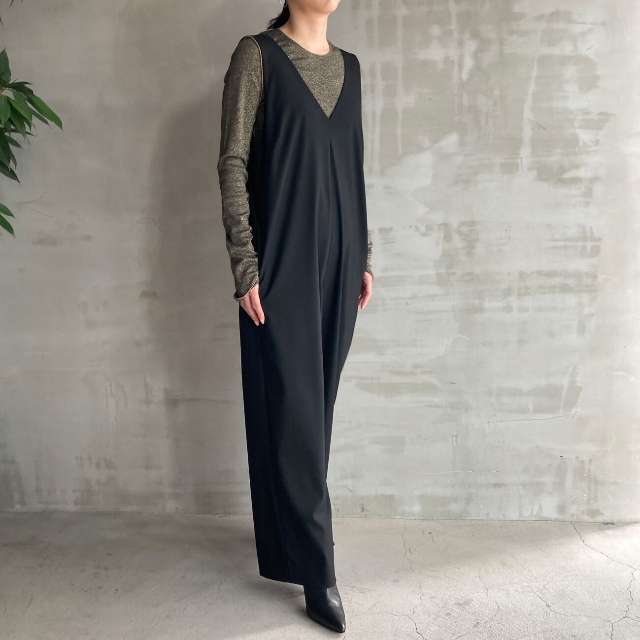 HELIOPOLE「HELIOPOLE JUMP SUITS (V NECK)」|チノ|