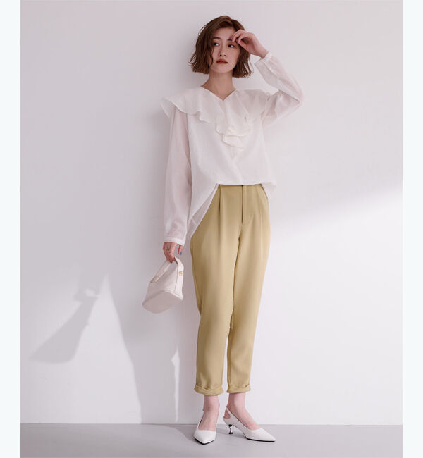 ur's「ツイストヘムテーパードパンツ」|スラックス|