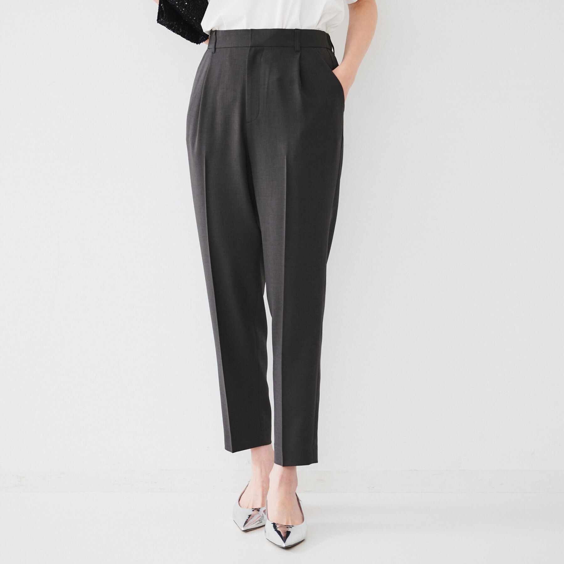 UNTITLED「【接触冷感/UV/セットアップ可能】ライトウェイト タックテーパードパンツ」|その他|