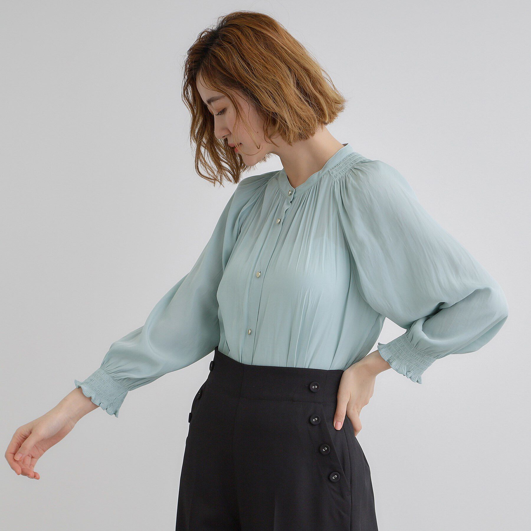 grove「【デイリーから特別な日まで】華やかさを纏うヴィンテージサテンブラウス」|シャツ・ブラウス|