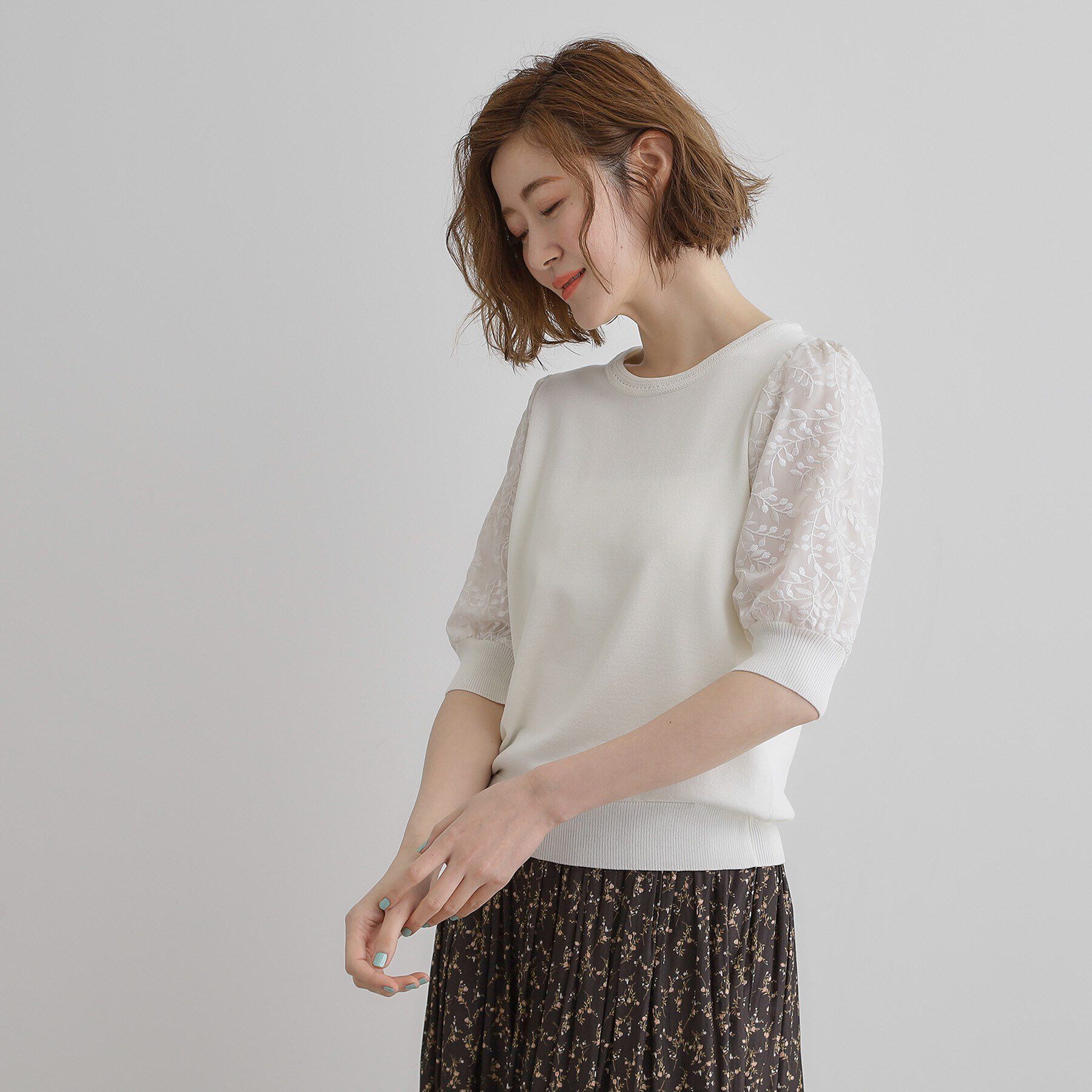 grove「ほんのり透ける抜け感がポイント！袖刺繍5分袖プルオーバー」|ニット・セーター|