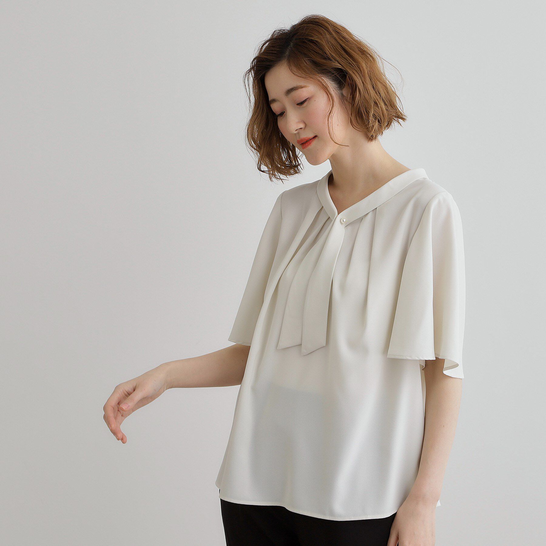 grove「【華やか】パール調ピン付きボウタイブラウス」|シャツ・ブラウス|