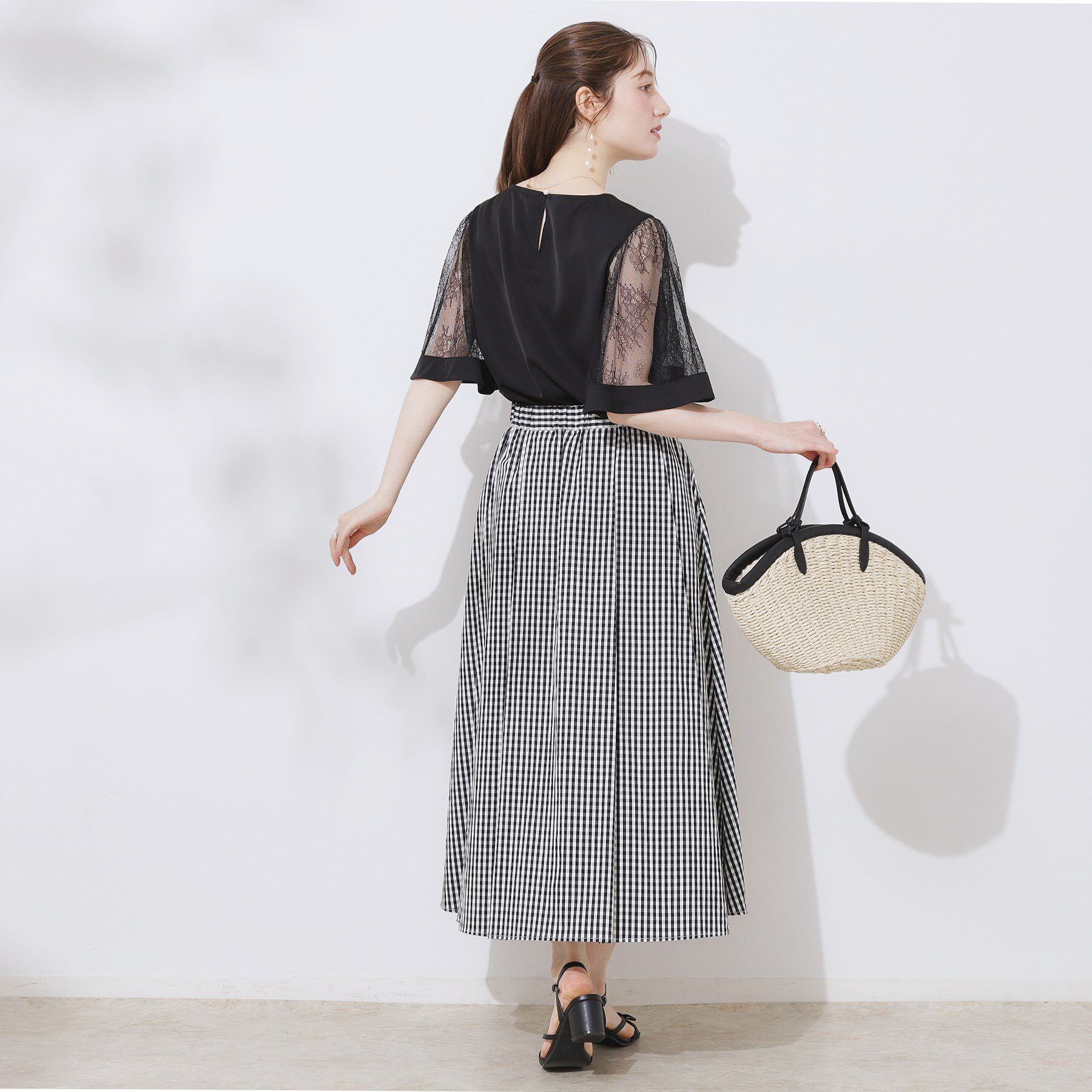 Couture broach「【マシンウォッシャブル・シアー・細見え】Vネック袖レースフレアブラウス」|シャツ・ブラウス|