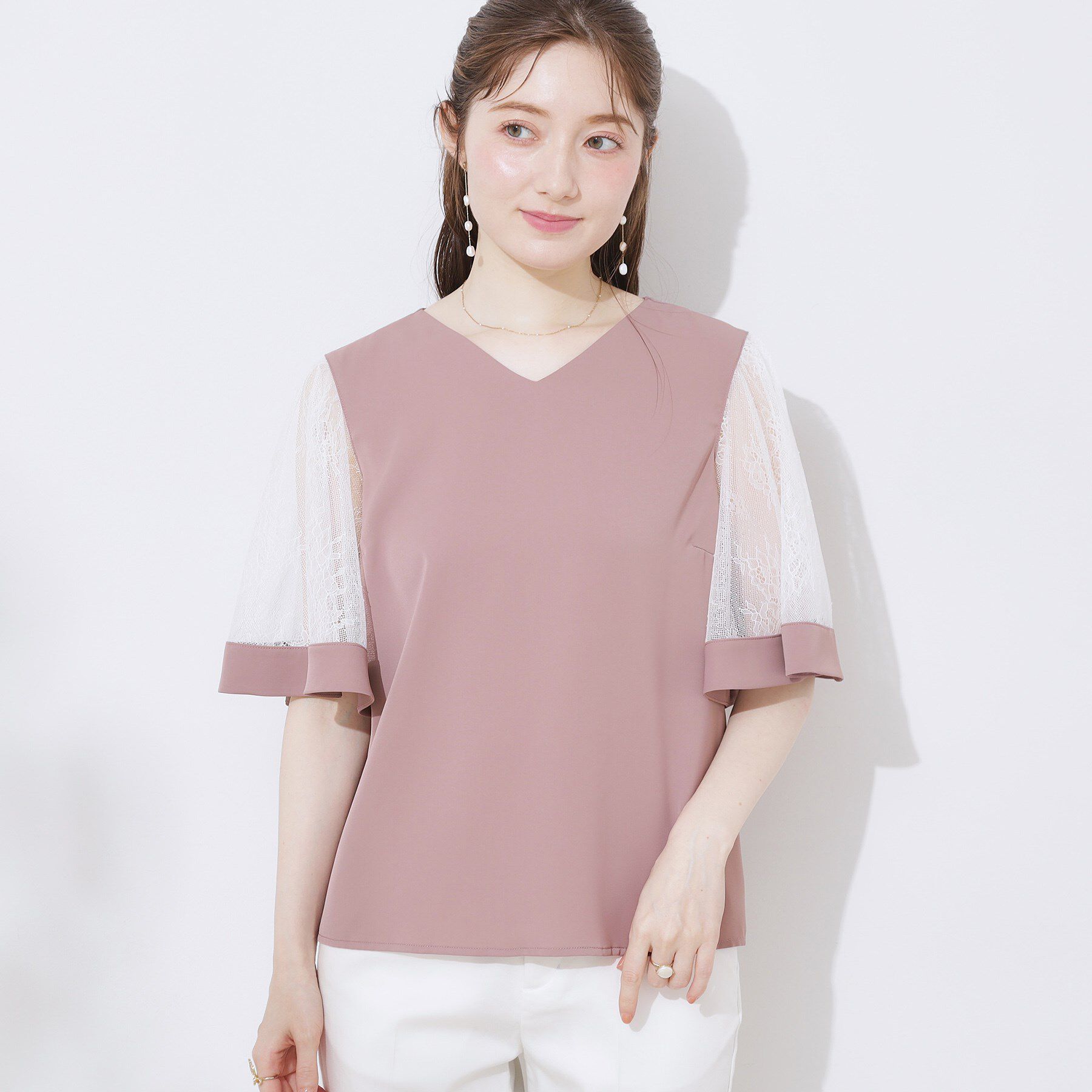 Couture broach「【マシンウォッシャブル・シアー・細見え】Vネック袖レースフレアブラウス」|シャツ・ブラウス|
