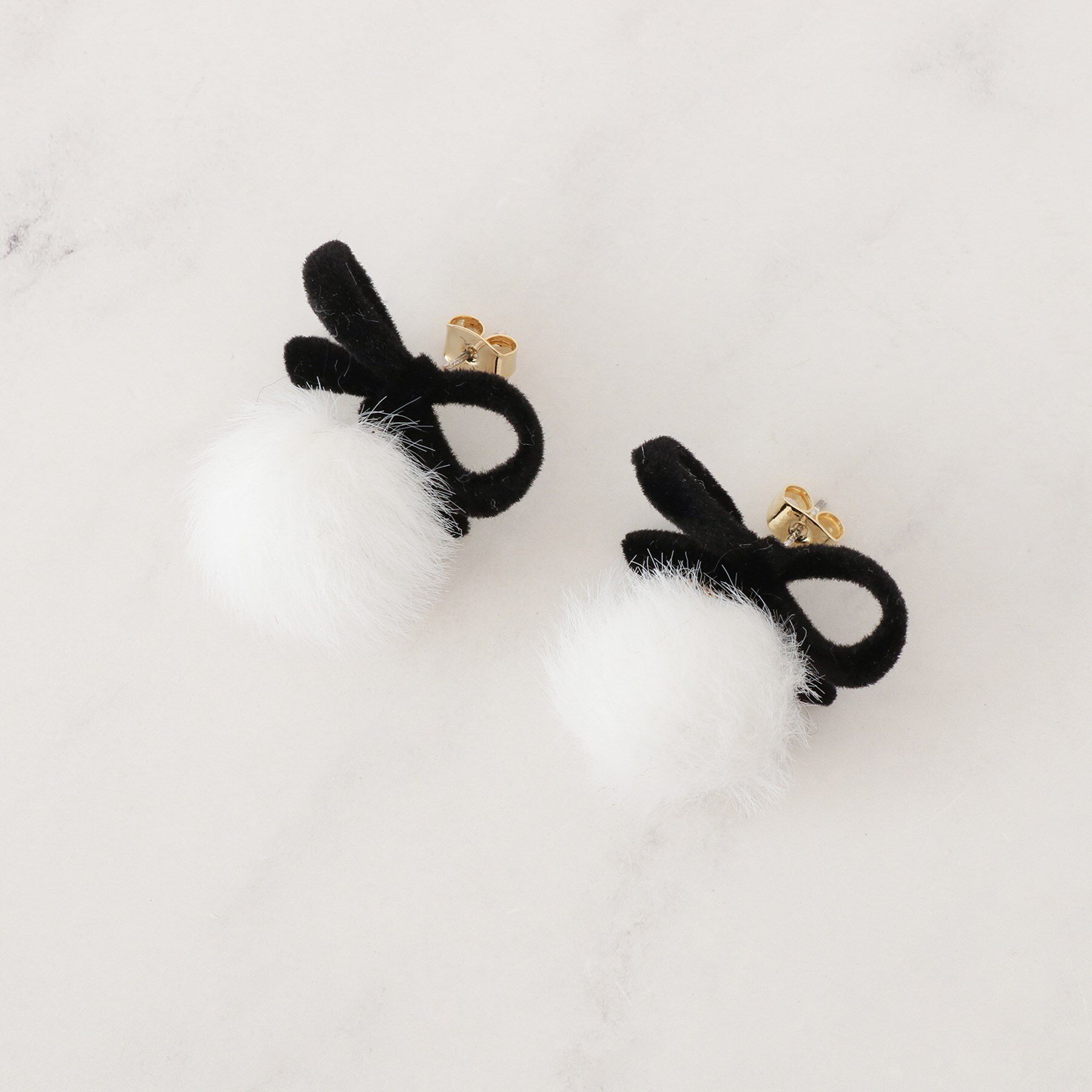 Couture broach「ベロアリボンフェイクファーピアス」|ピアス|ブラック(019)