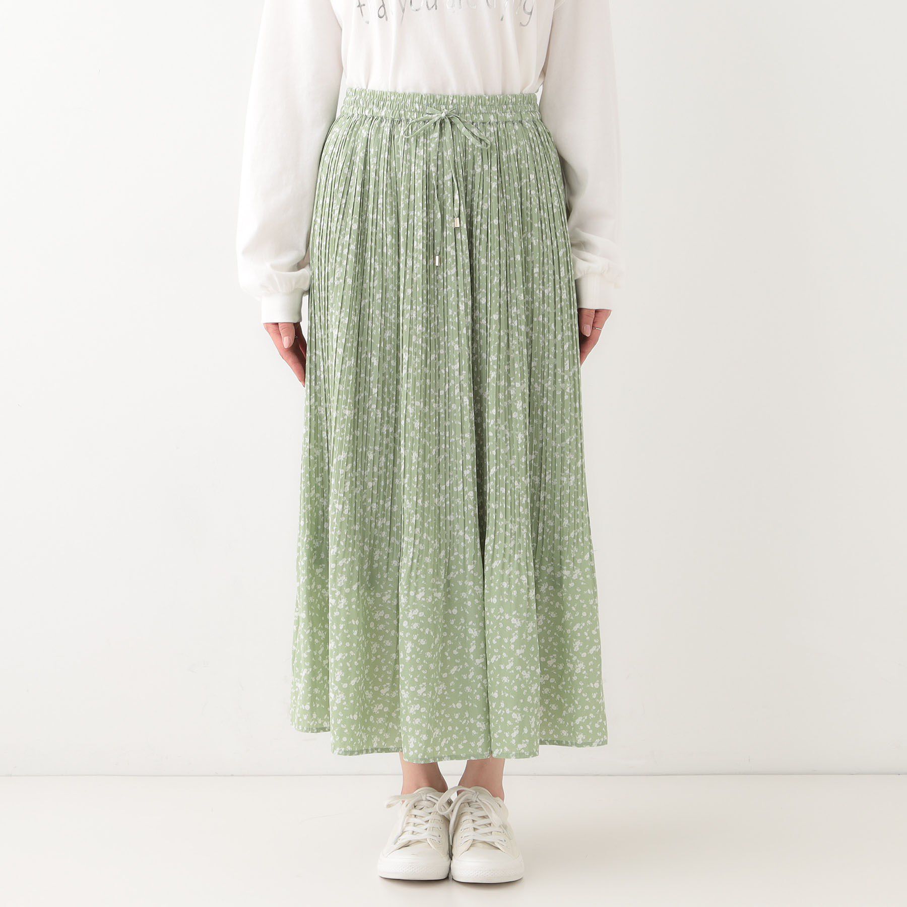 SHOO･LA･RUE「【高レビュー】広がり過ぎずすっきりと サテンプリーツスカート」|スカート|