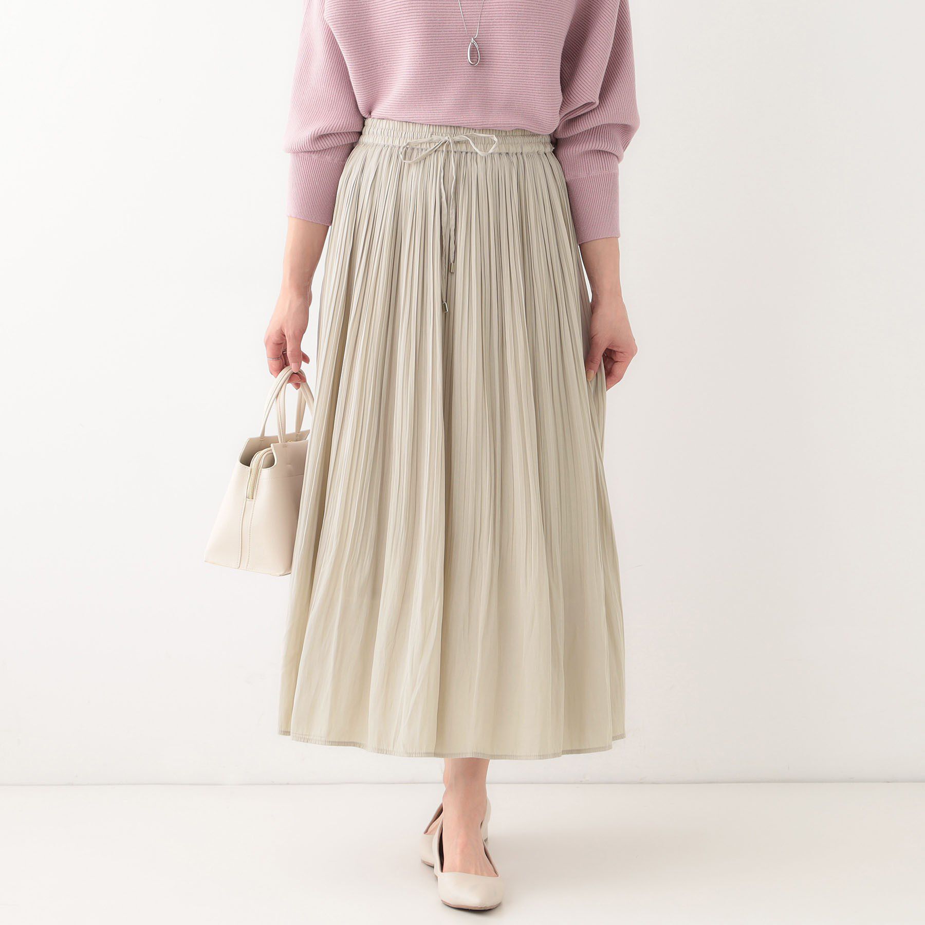 SHOO･LA･RUE「【高レビュー】広がり過ぎずすっきりと サテンプリーツスカート」|スカート|グレージュ(050)