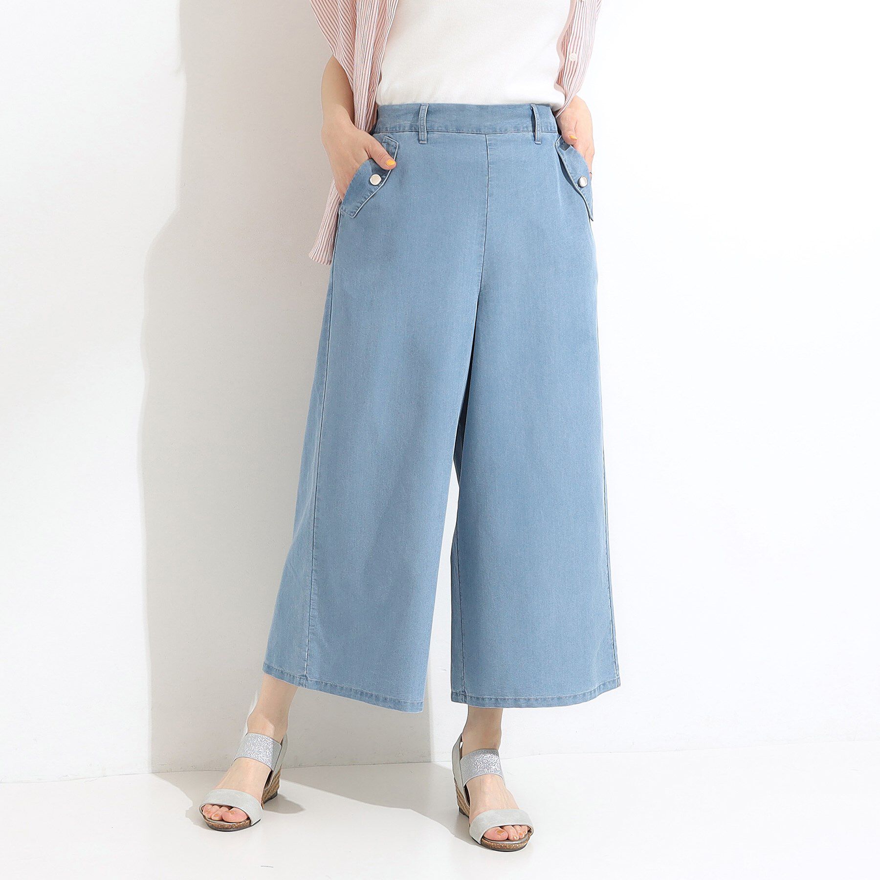 SHOO･LA･RUE「【洗える/S-LL/ひんやり】金ボタンがアクセント　大人のデニムガウチョパンツ」|デニム|ブルー(091)