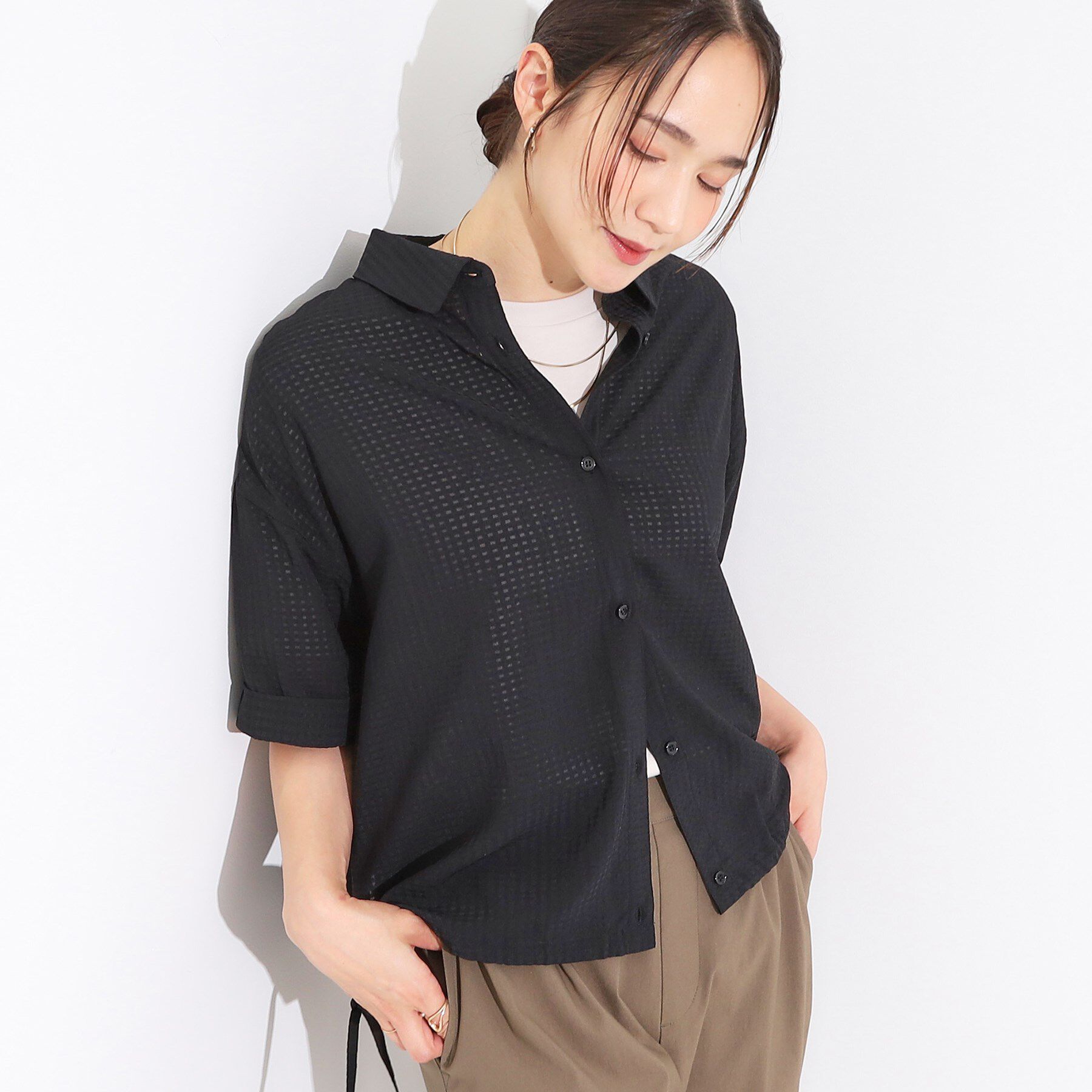 SHOO･LA･RUE「シルエット変化を楽しめる シアーチェックドロストシャツ」|シャツ・ブラウス|ブラック(019)