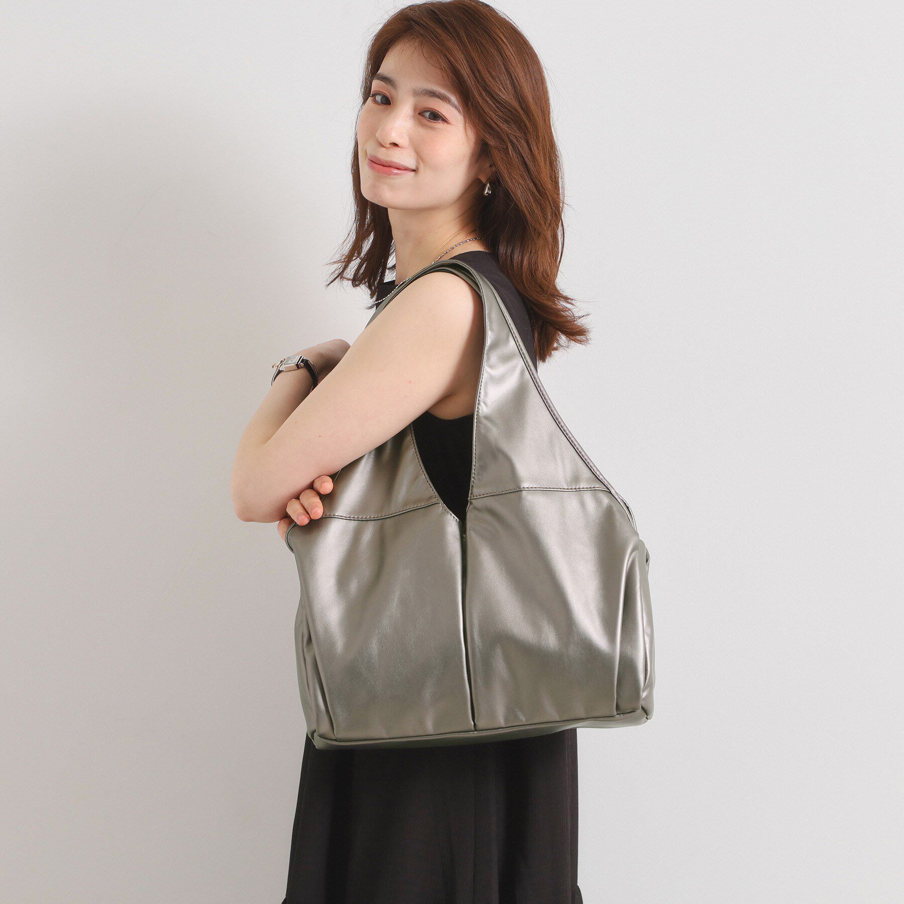 ITS&rsquo;DEMO「【6ポケット】センタータックトート」|トートバッグ|