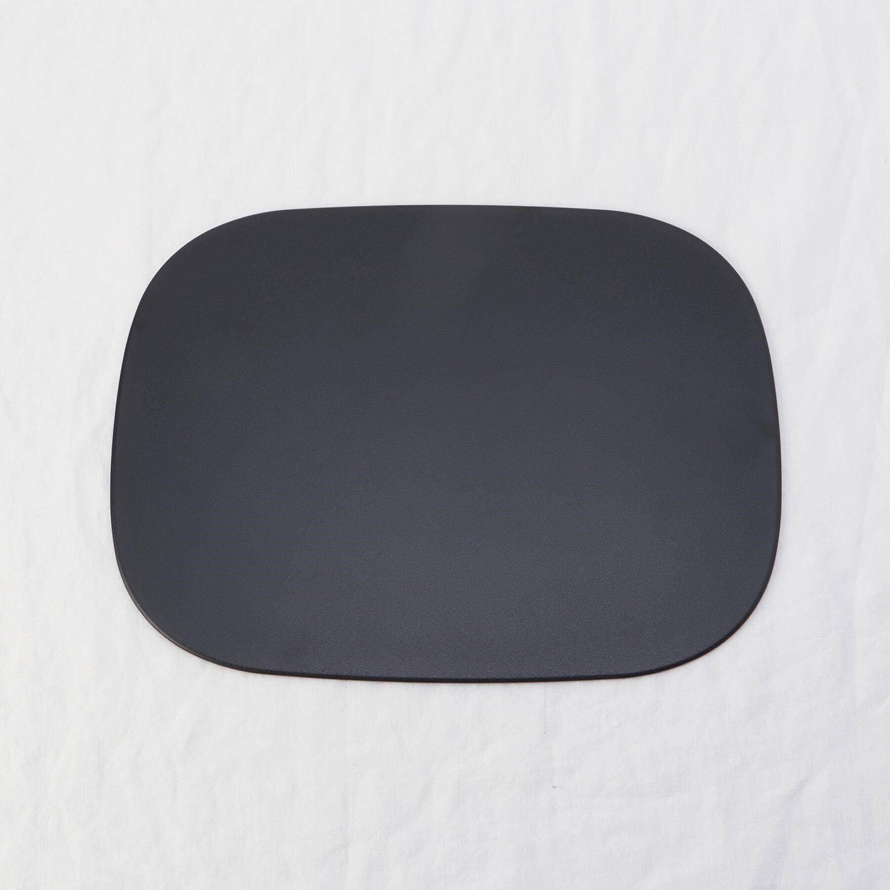 212 KITCHEN STORE「むすび 13.0寸 くつわランチョマット（ノンスリップ) 黒」|食器・キッチングッズ|