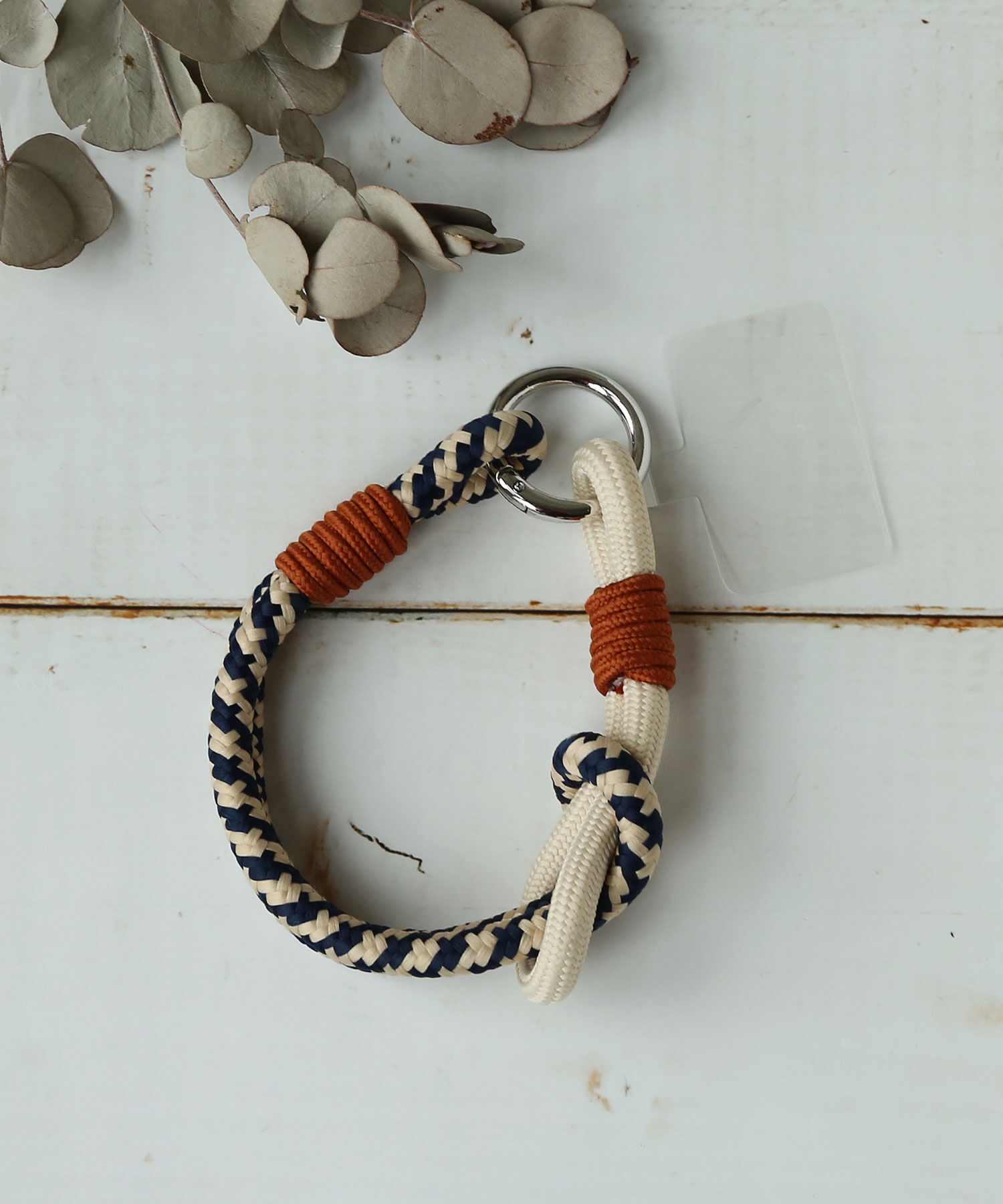 colleca la「カラーロープ/パラコード ショートスマホハンドストラップ・キーホルダー」|チャーム・キーホルダー|ネイビー&times;ブラウン