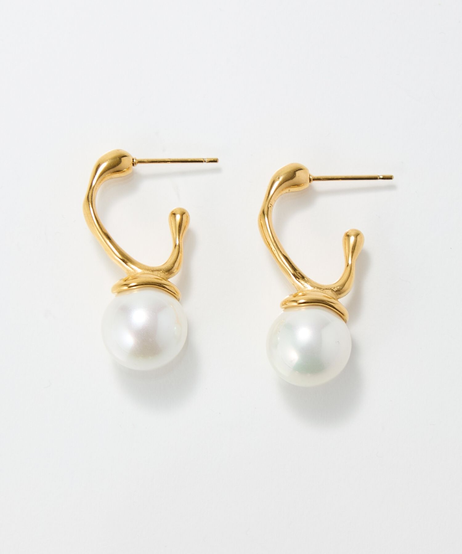 Phoebe「【金属アレルギー対応】リップルパールフープピアス　ゴールド/ステンレス/大ぶり/存在感◎/主役級」|ピアス|