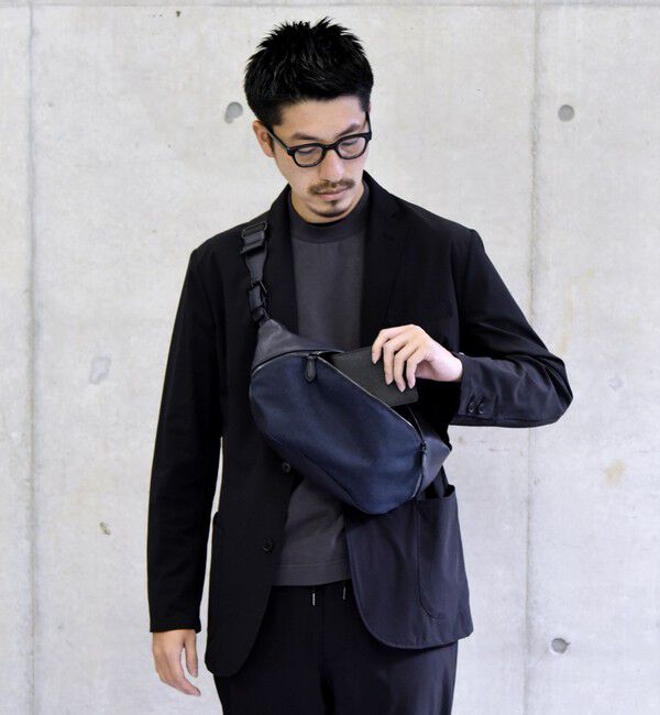 SHIPS「SHIPS: シュリンクレザー &times; ファブリック コンビ ウエスト バッグ (ボディバッグ)」|ショルダー・メッセンジャー|ネイビー