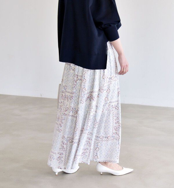 quaranciel「《予約》quaranciel:〈洗濯機可能〉フラワー スカーフ プリント ギャザー フレア スカート」|スカート|