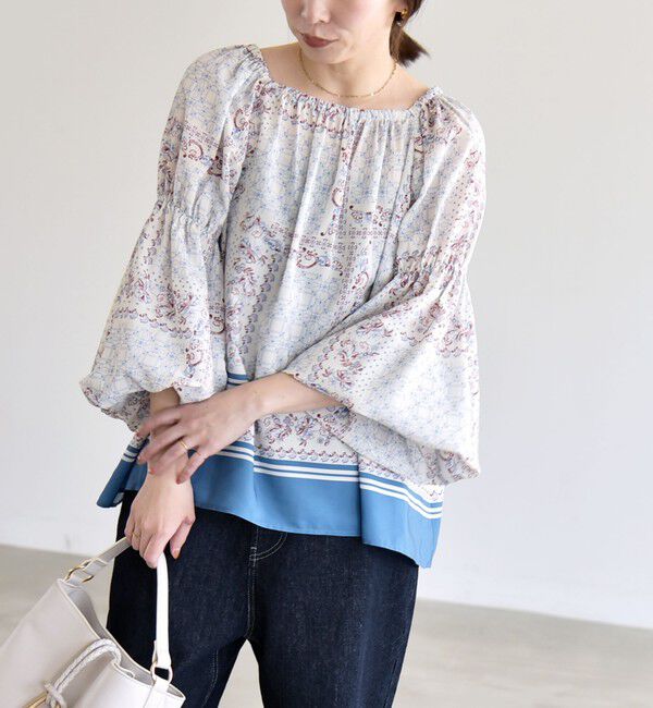 quaranciel「《予約》quaranciel:〈洗濯機可能〉フラワー スカーフ プリント ギャザー パフ ブラウス」|シャツ・ブラウス|ベージュ