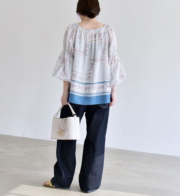 quaranciel「《予約》quaranciel:〈洗濯機可能〉フラワー スカーフ プリント ギャザー パフ ブラウス」|シャツ・ブラウス|