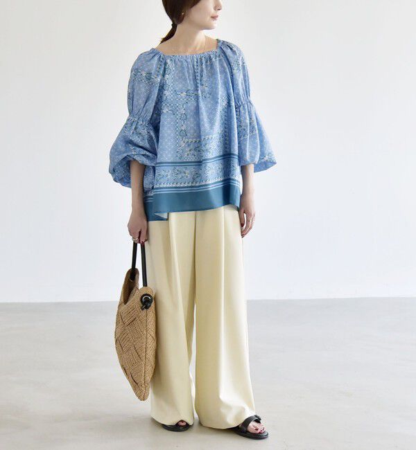 quaranciel「《予約》quaranciel:〈洗濯機可能〉フラワー スカーフ プリント ギャザー パフ ブラウス」|シャツ・ブラウス|