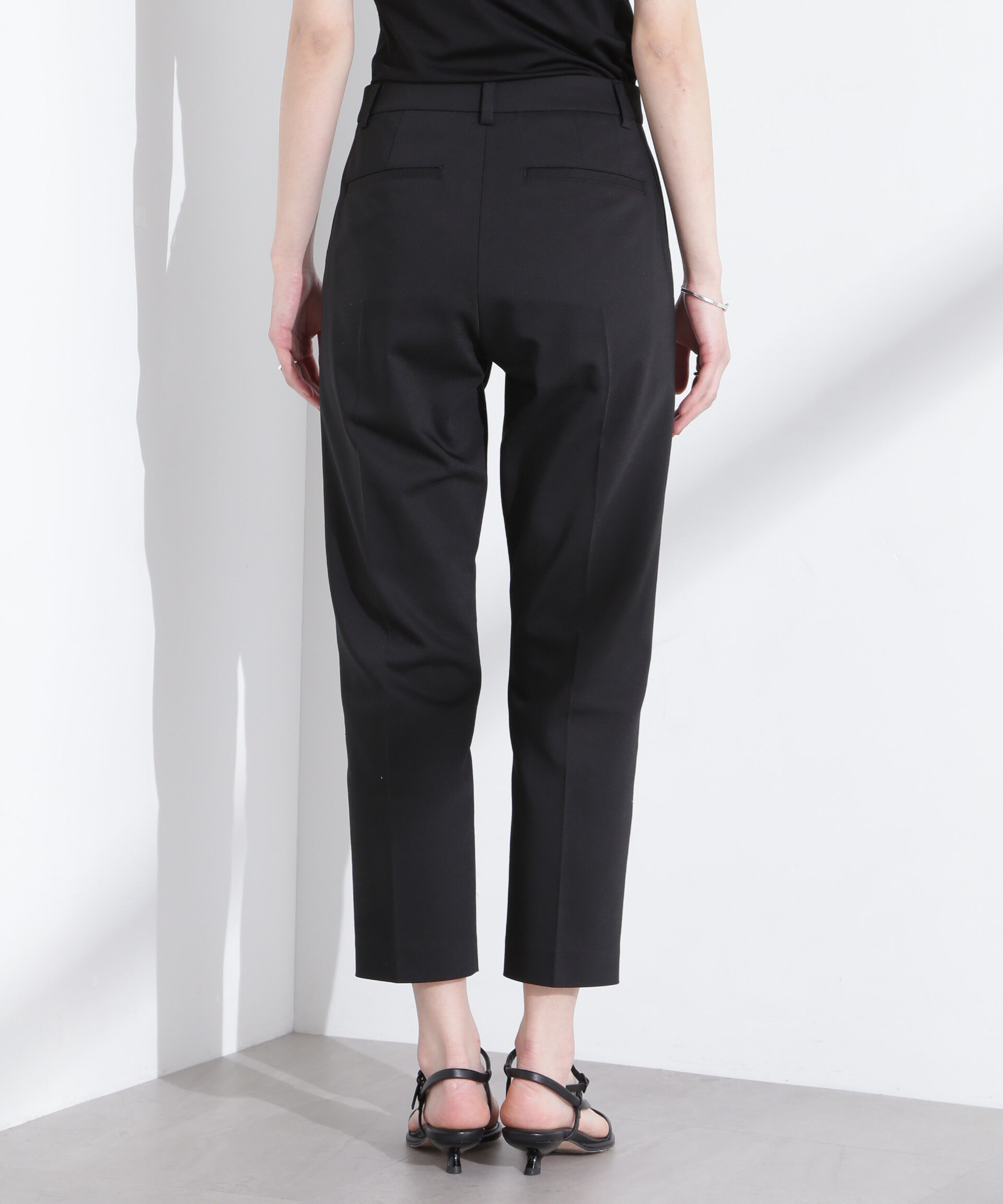 nano･universe「センタープレススリムパンツ」|チノ|