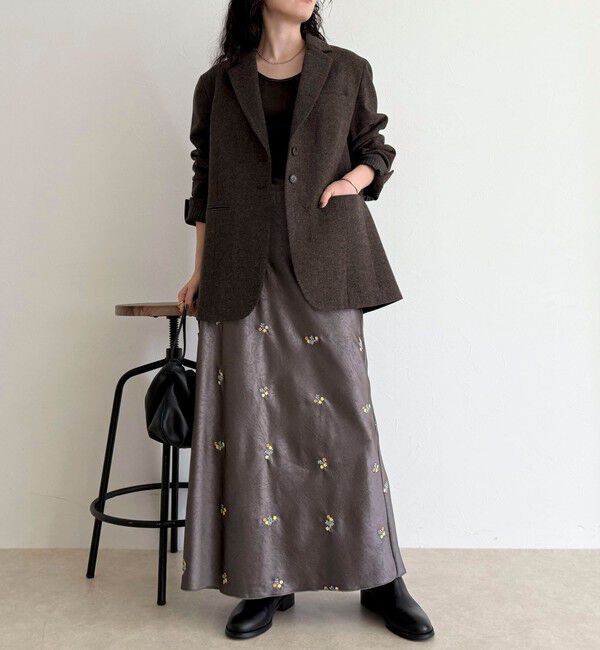 fredy emue「サテンフラワー刺繍スカート」|スカート|