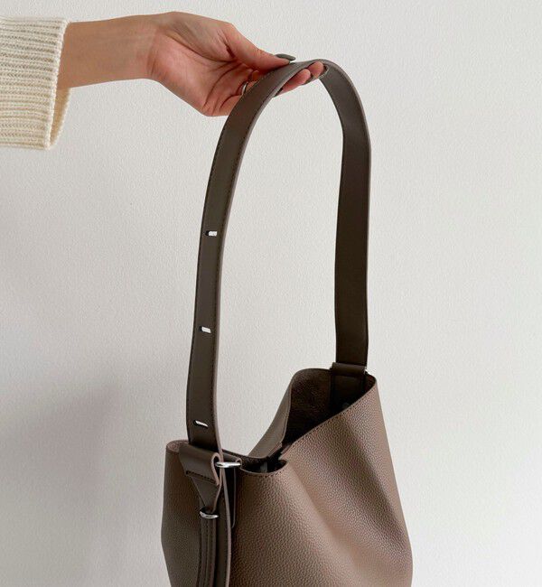 fredy emue「タテ型2wayレザーホーボーバッグ」|ショルダー・メッセンジャー|