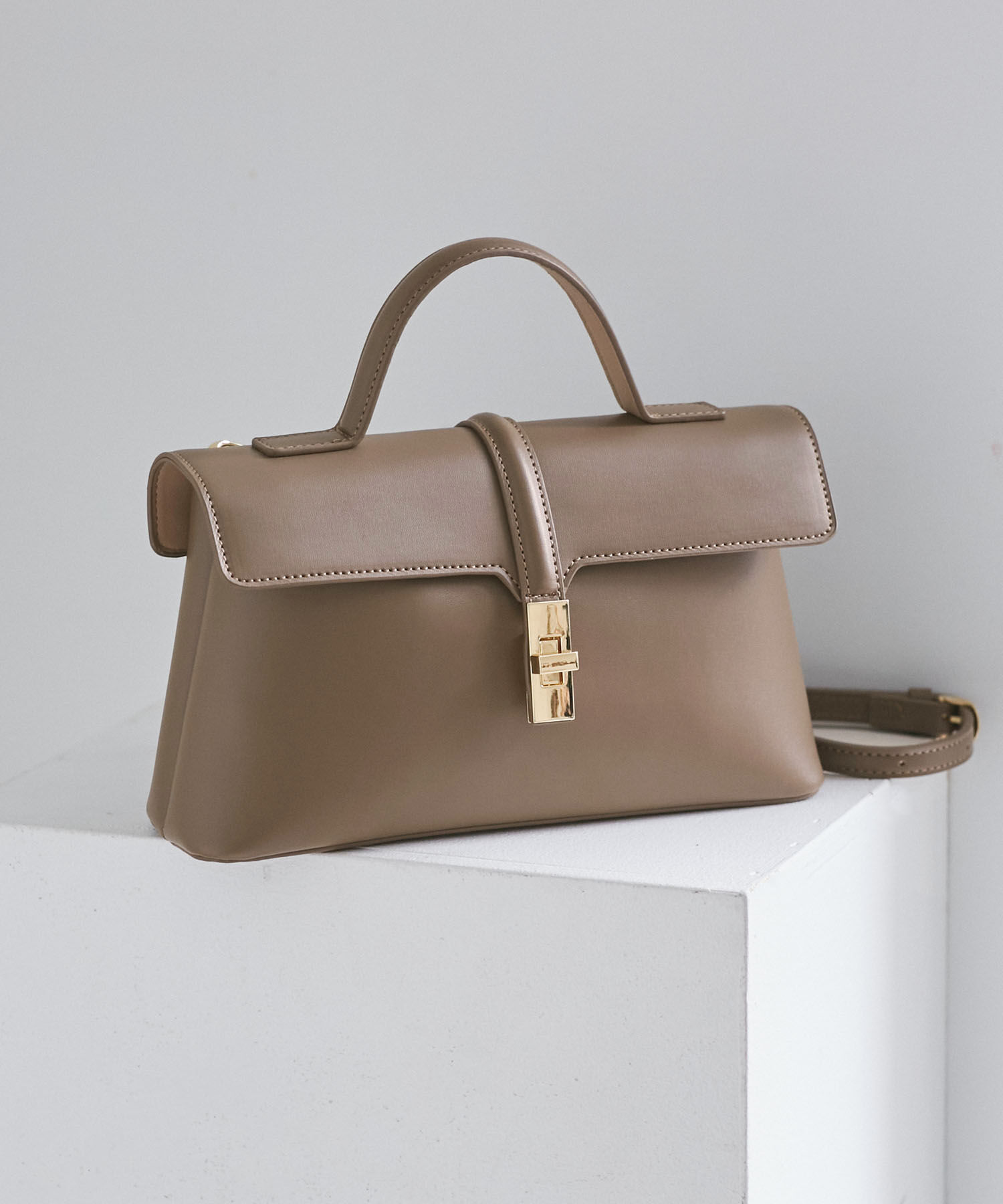 VIS「【新色追加】【2WAY】ひねり金具ワンハンドルミニショルダーバッグ」|ショルダー・メッセンジャー|ベージュ系(29)