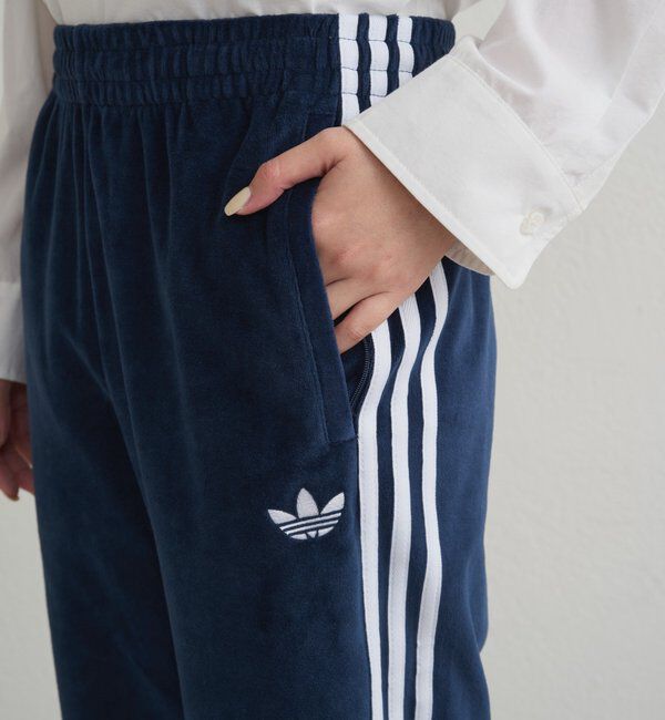  「adidas ベロアトラックパンツ」|チノ|
