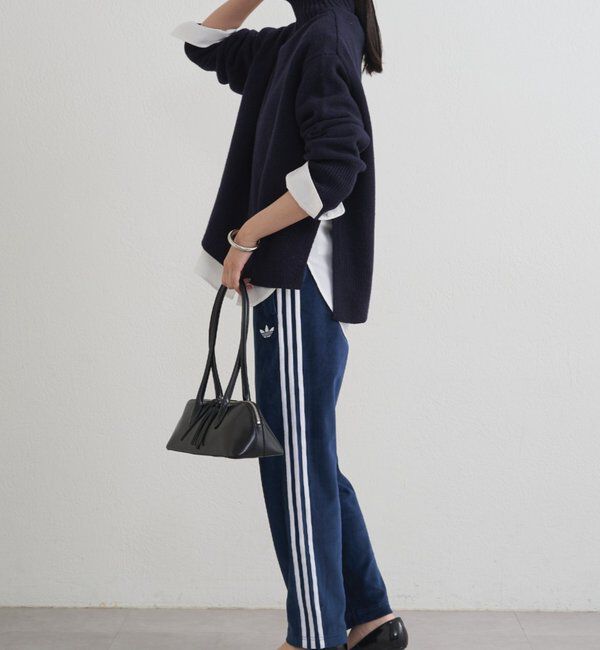  「adidas ベロアトラックパンツ」|チノ|