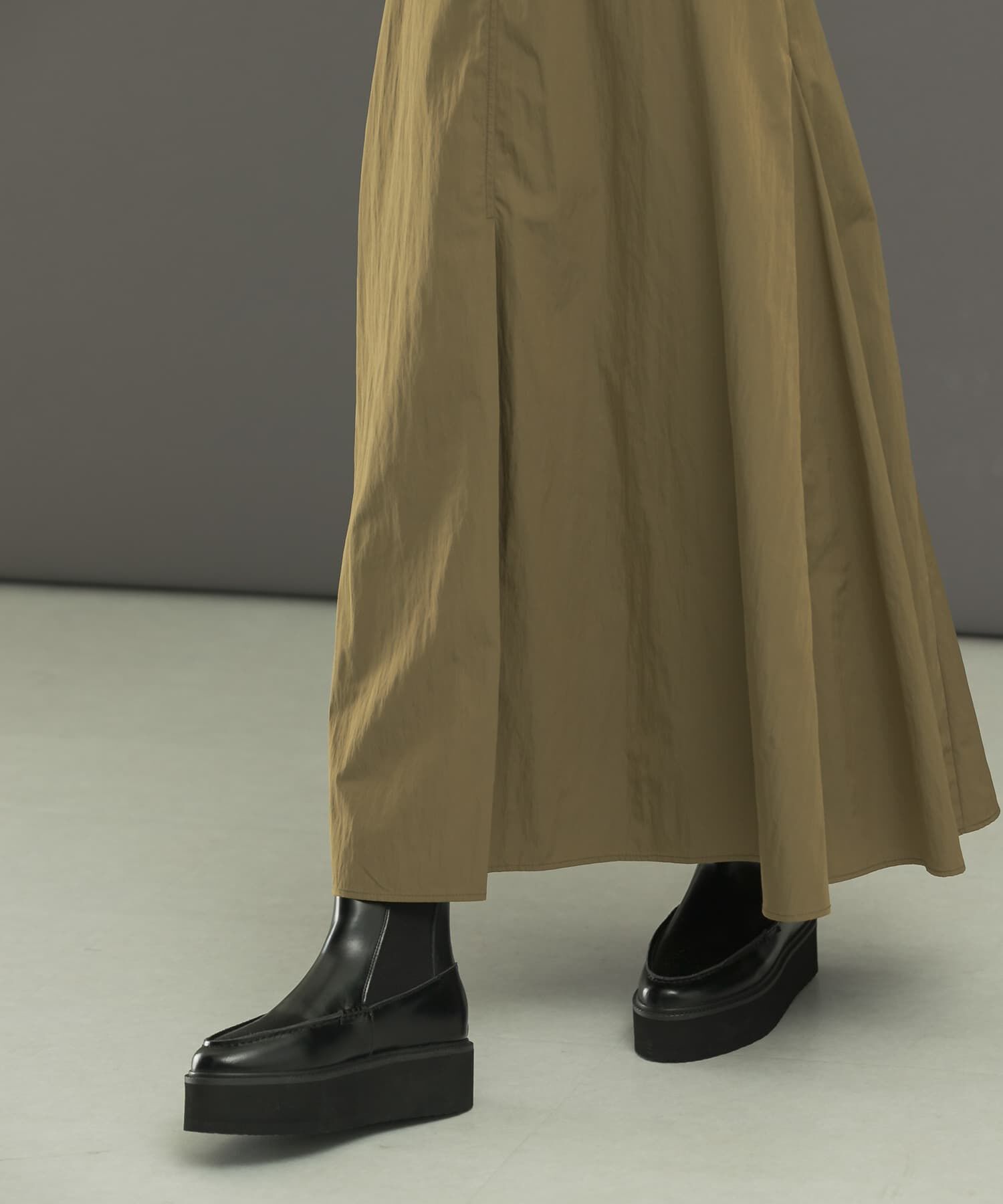 URBAN RESEARCH ROSSO「タフタロングフレアスカート」|スカート|