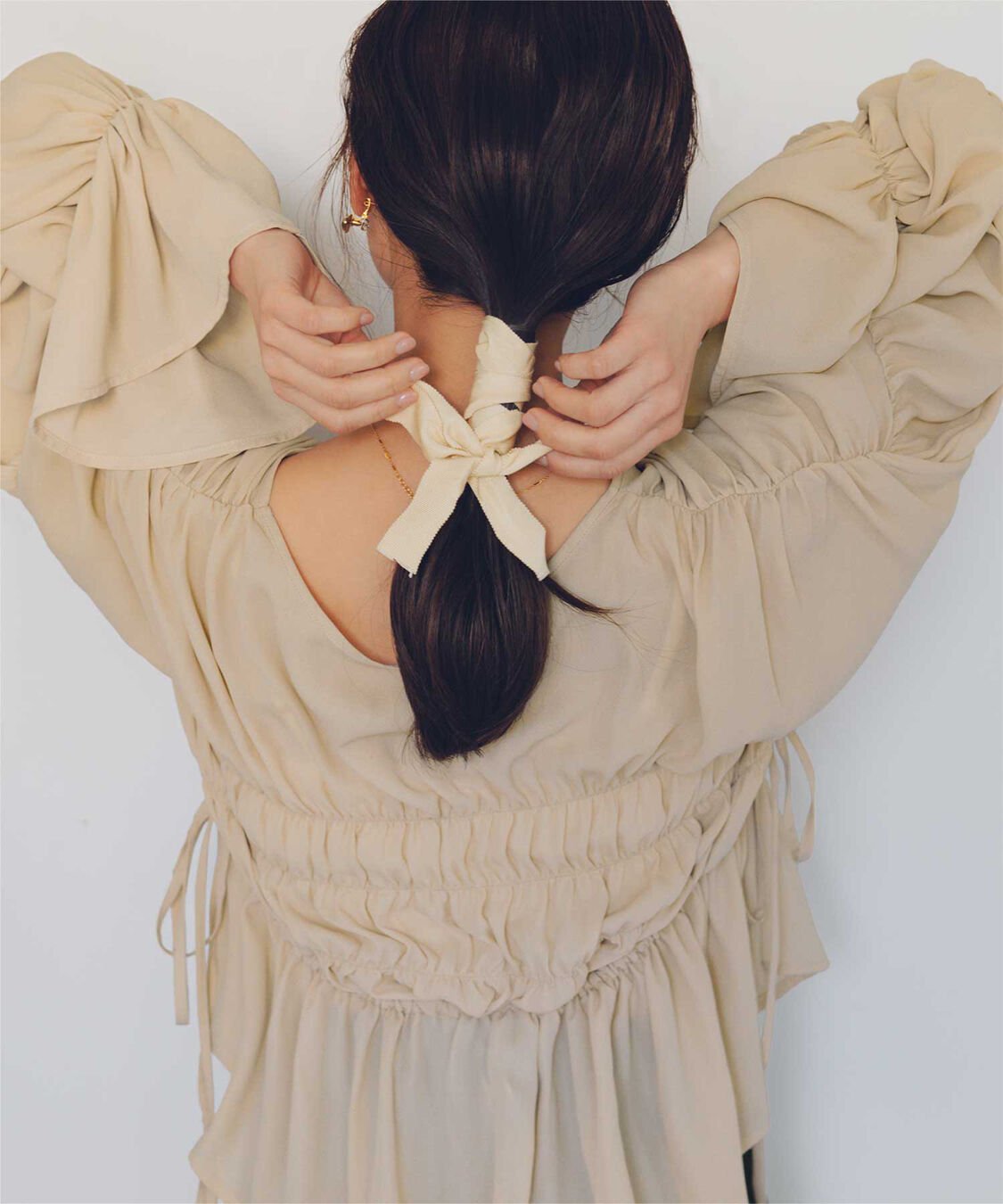 titivate「【赤埴奈津子さんS/Sコラボアイテム】ｼｬｰﾘﾝｸﾞｷﾞｬｻﾞｰﾎﾞﾘｭｰﾑﾌﾞﾗｳｽ」|シャツ・ブラウス|