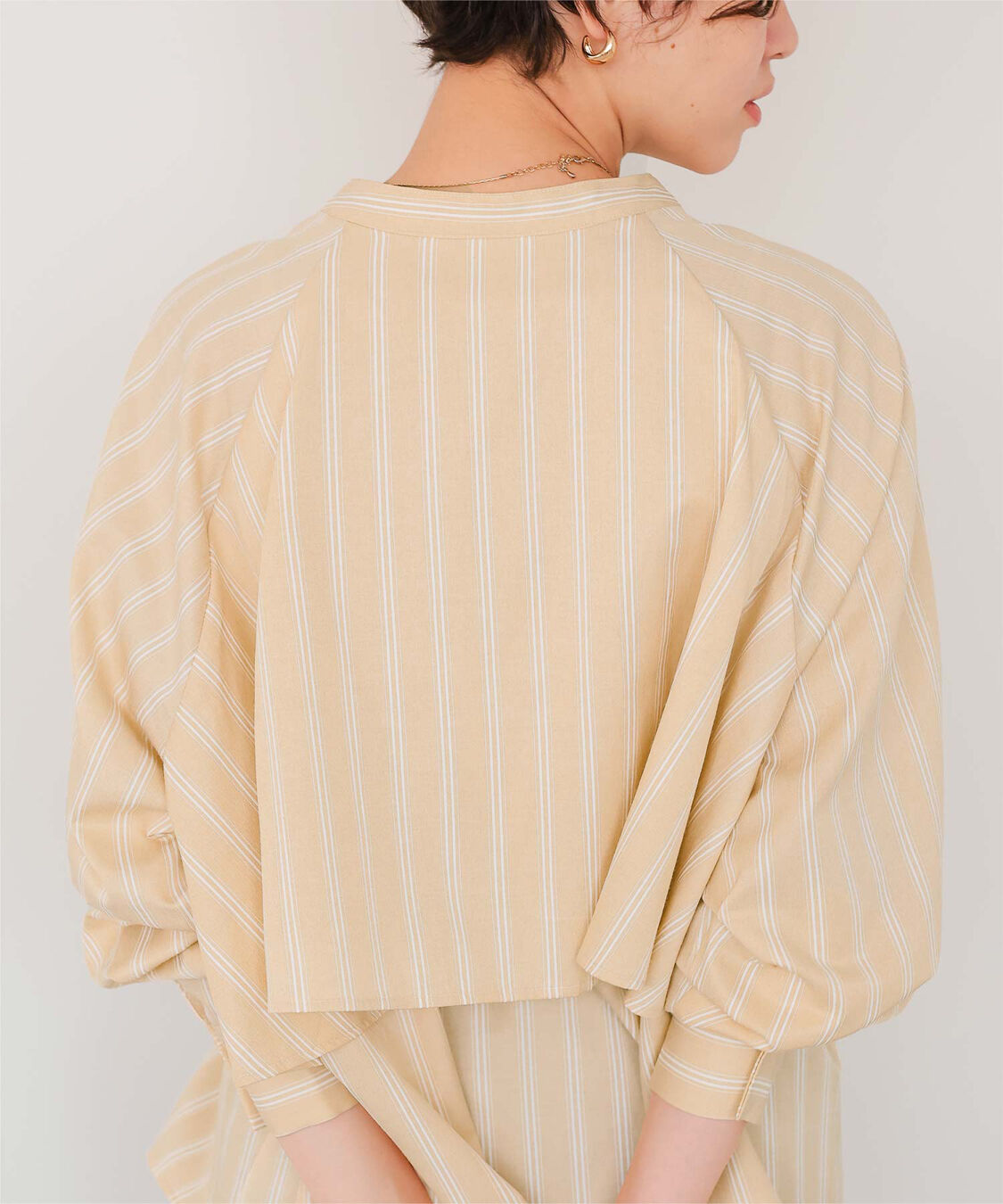 titivate「バックフリルバンドカラーシャツ」|シャツ・ブラウス|