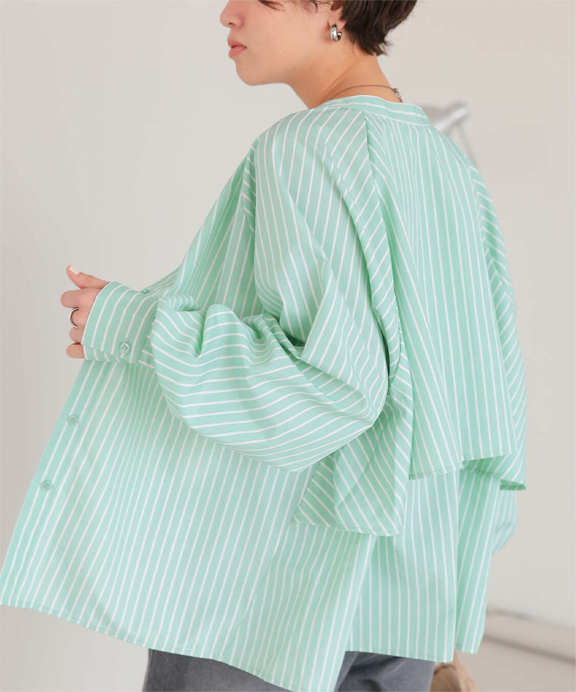 titivate「バックフリルバンドカラーシャツ」|シャツ・ブラウス|