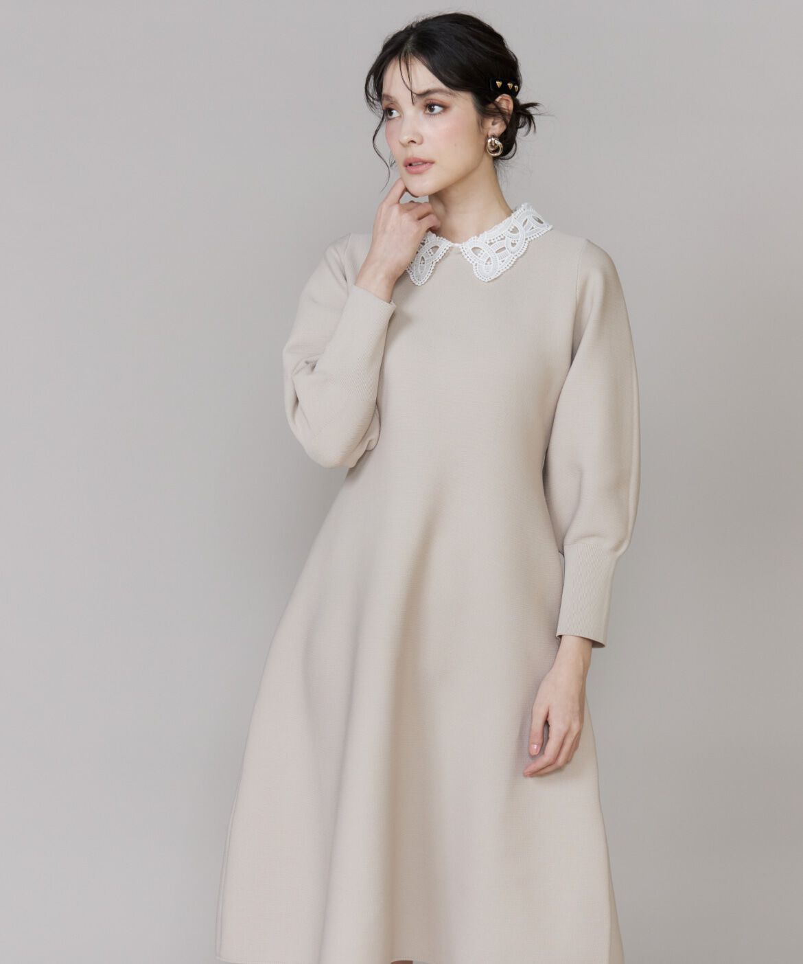Maglie le cassetto「《M Maglie le cassetto》衿レースニットワンピース」|ワンピース|ベージュ2