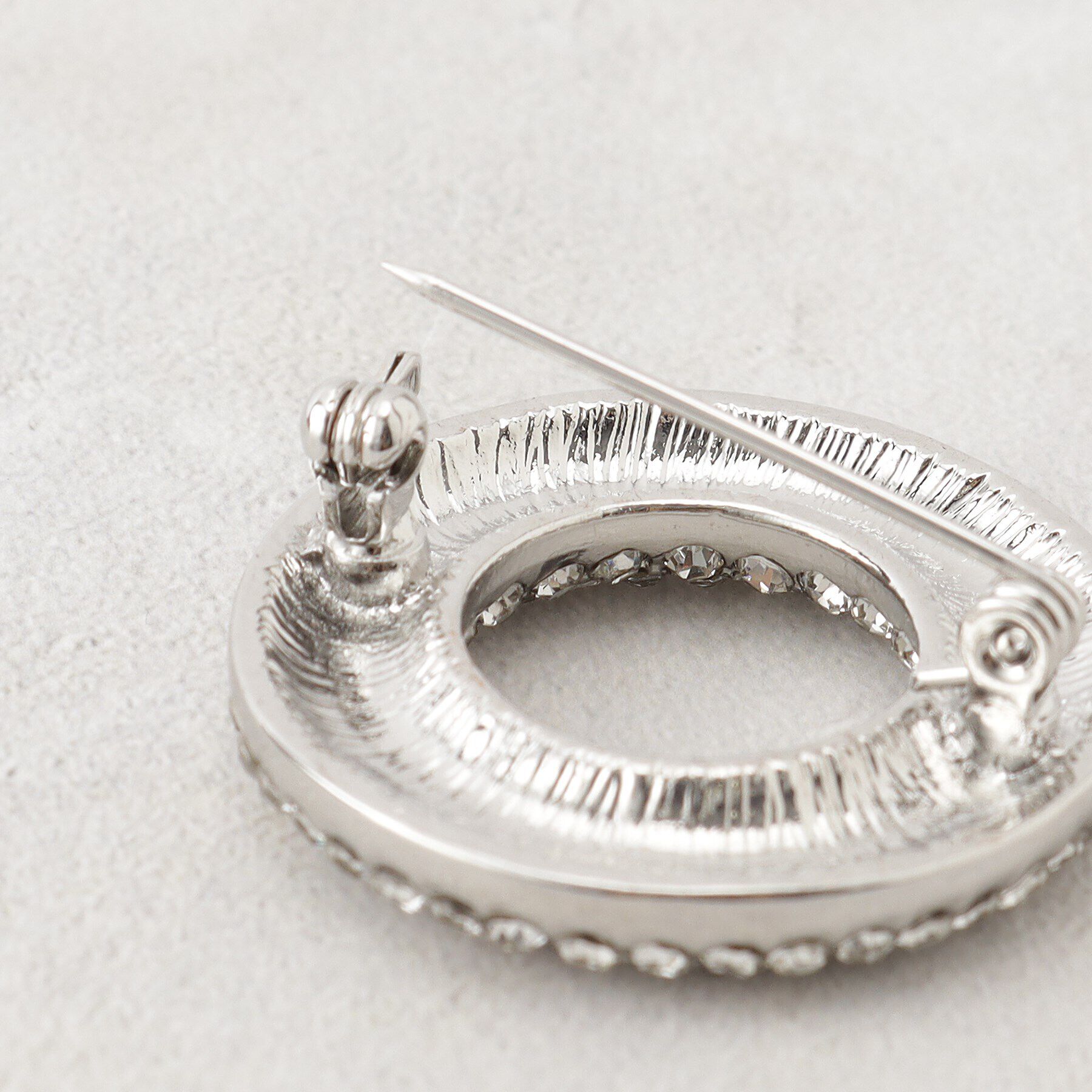 grove「サークルビジューブローチ【入卒対応可】」|ブローチ・コサージュ|