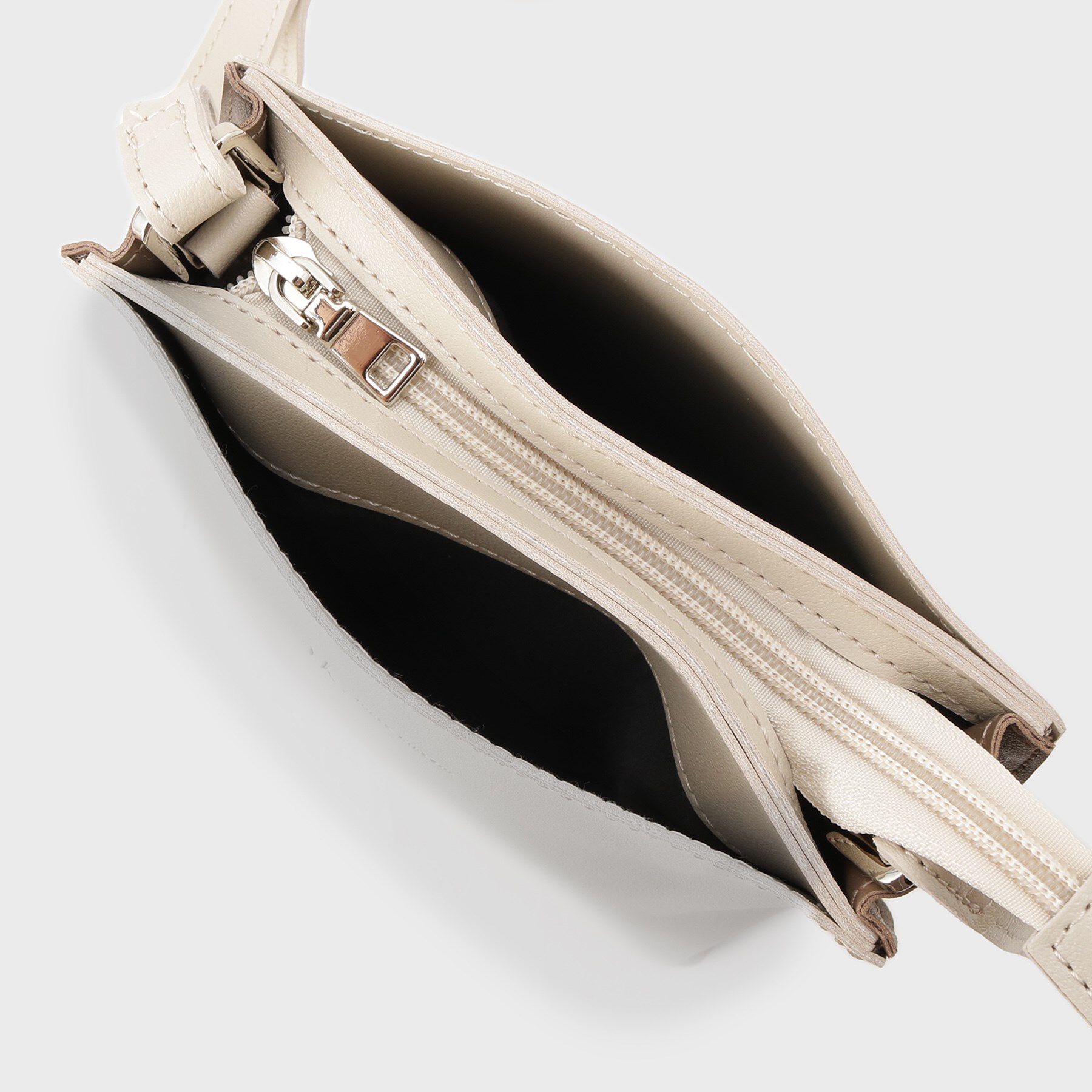 tk.TAKEO KIKUCHI「ラウンドミニショルダー」|ショルダー・メッセンジャー|