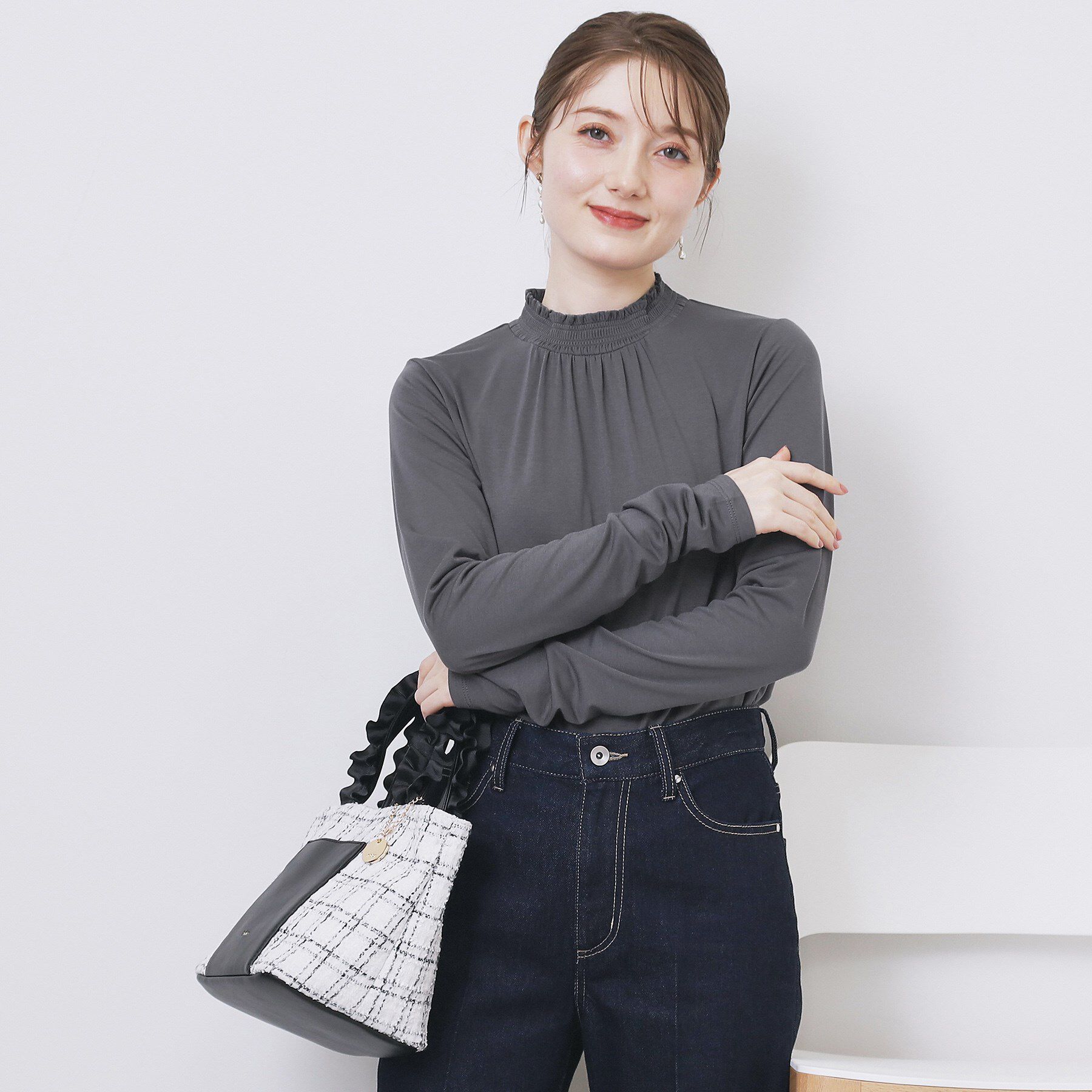 index「シャーリングデザイントップス【洗濯機OK/吸湿発熱】」|Tシャツ・カットソー|チャコールグレー(0