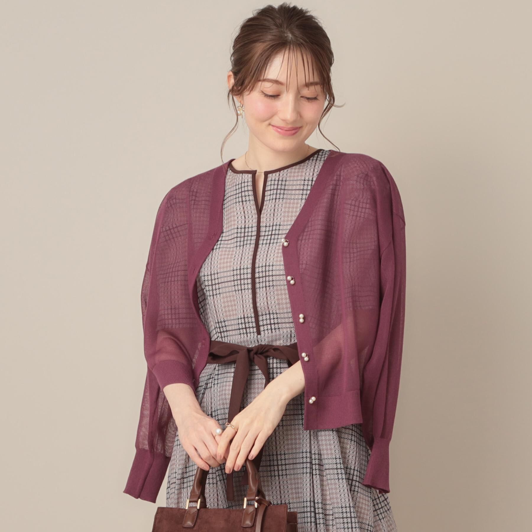 Couture broach「【秋カラー・オシャレな透け感】ダブルパール調シアーカーディガン」|カーディガン|