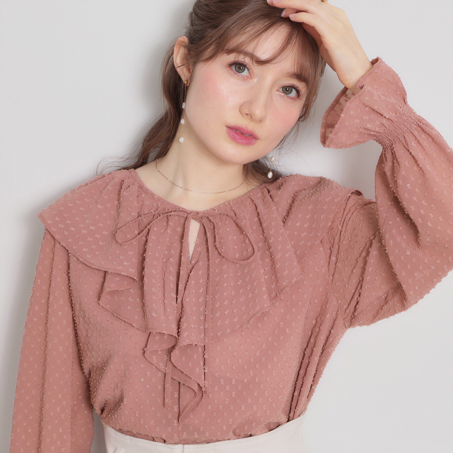 Couture broach「【着映え・洗える】ラメカットドビーフリルブラウス」|シャツ・ブラウス|