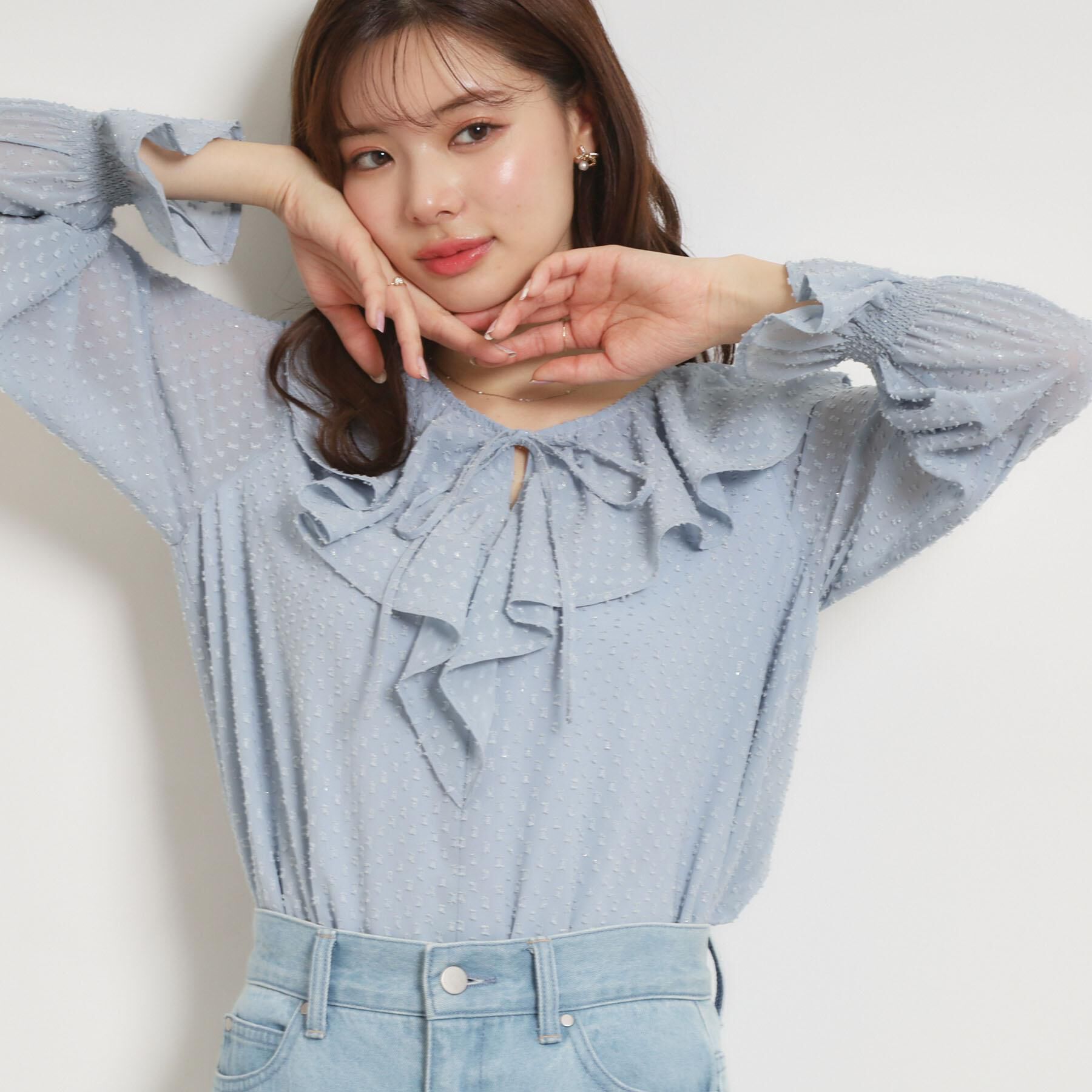 Couture broach「【着映え・洗える】ラメカットドビーフリルブラウス」|シャツ・ブラウス|ブルー(092)