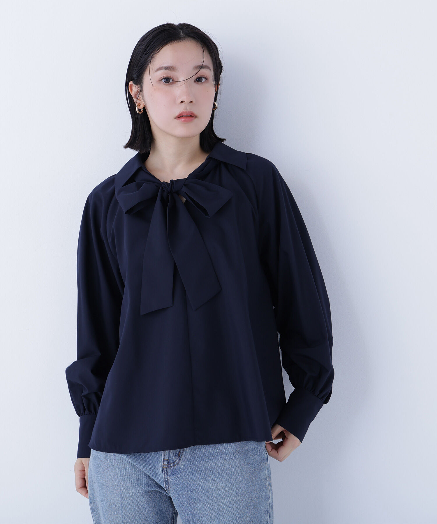  「スキッパーリボンタイブラウス」|シャツ・ブラウス|ネイビー