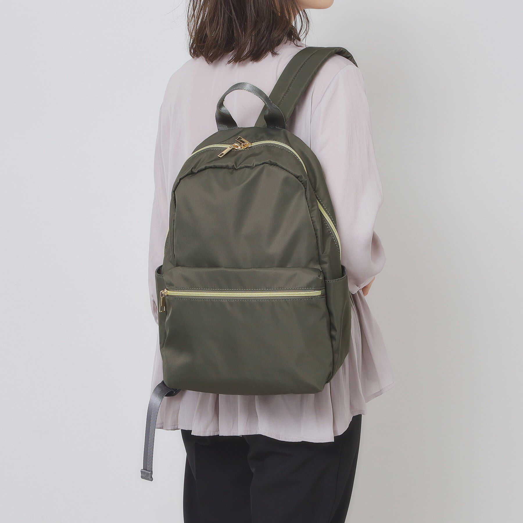 ITS&rsquo;DEMO「【A4／9ポケット】軽量撥水リュック」|リュック|チャコールグレー(0