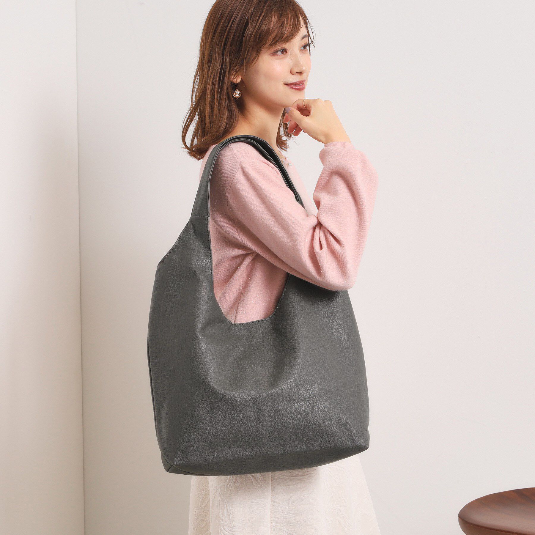 ITS&rsquo;DEMO「【A4対応】ソフトラウンド肩かるトート」|トートバッグ|