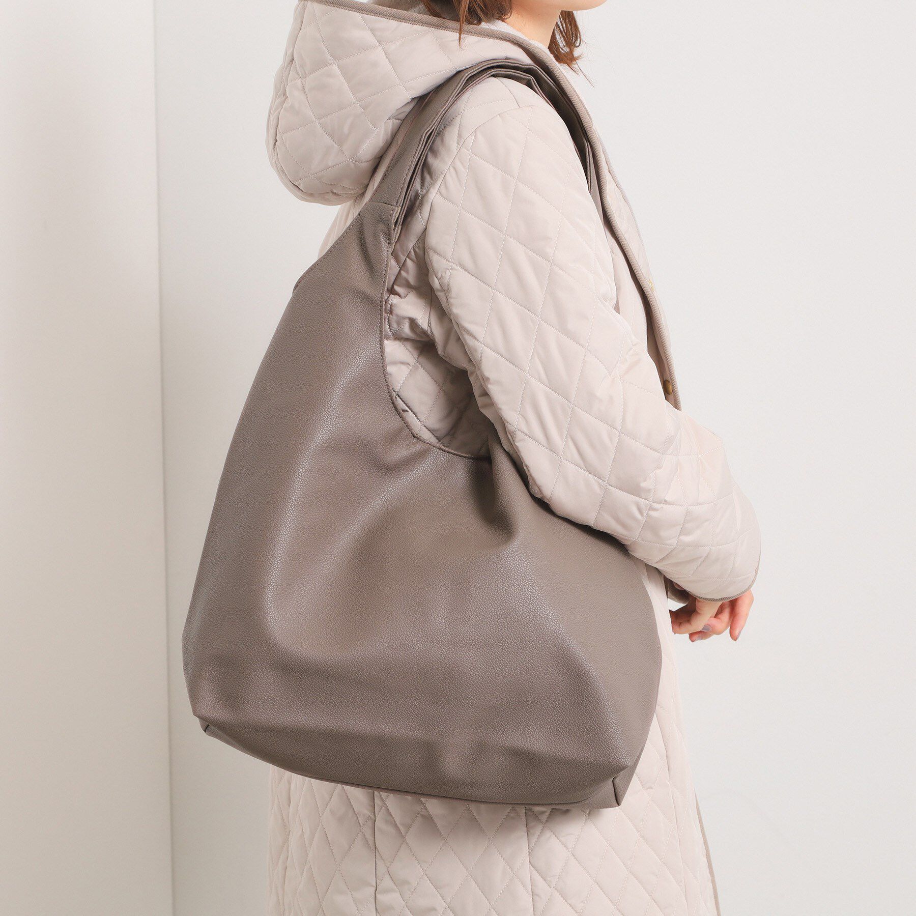 ITS&rsquo;DEMO「【A4対応】ソフトラウンド肩かるトート」|トートバッグ|モカブラウン(042