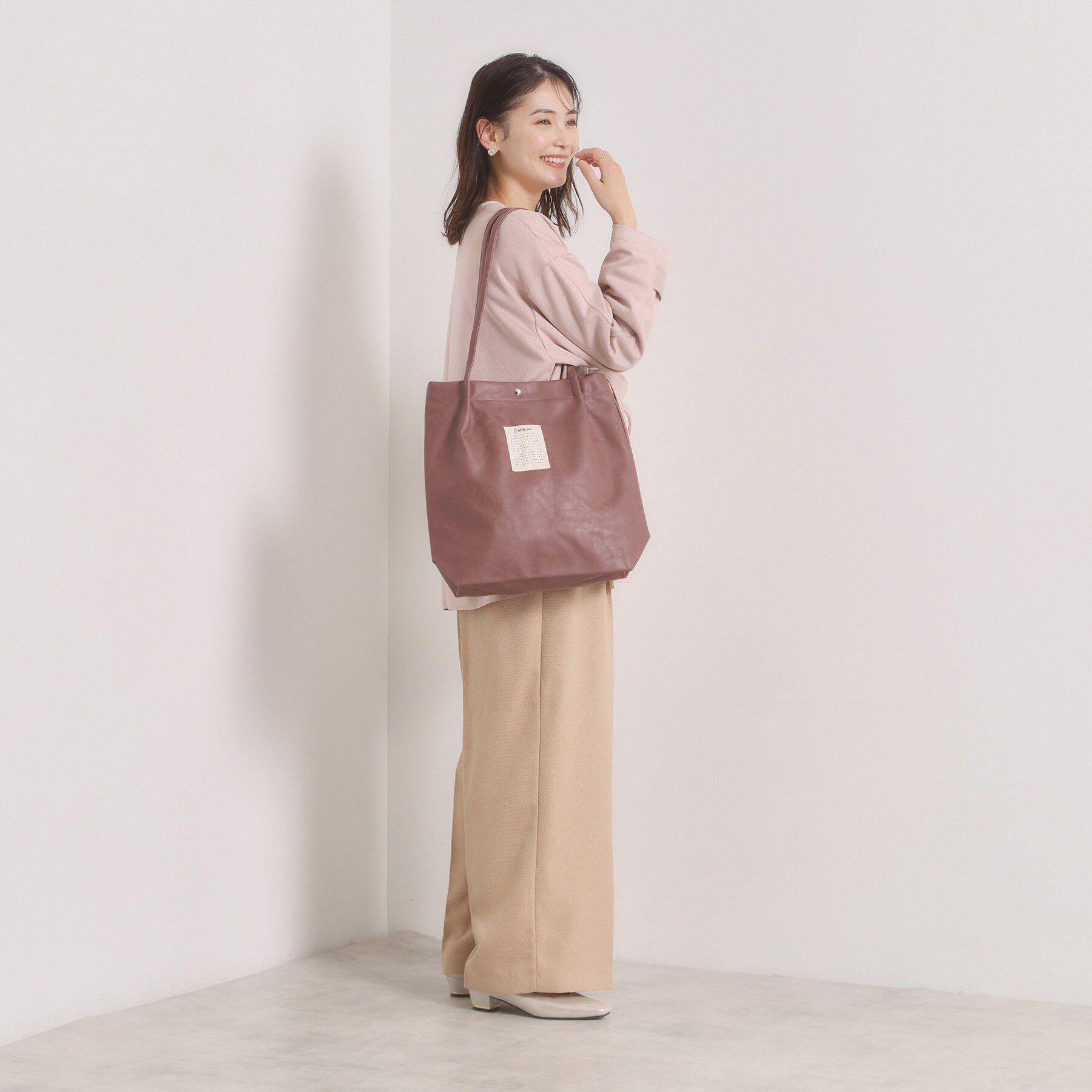 ITS&rsquo;DEMO「【A4対応】合皮ハンドルタックトート」|トートバッグ|