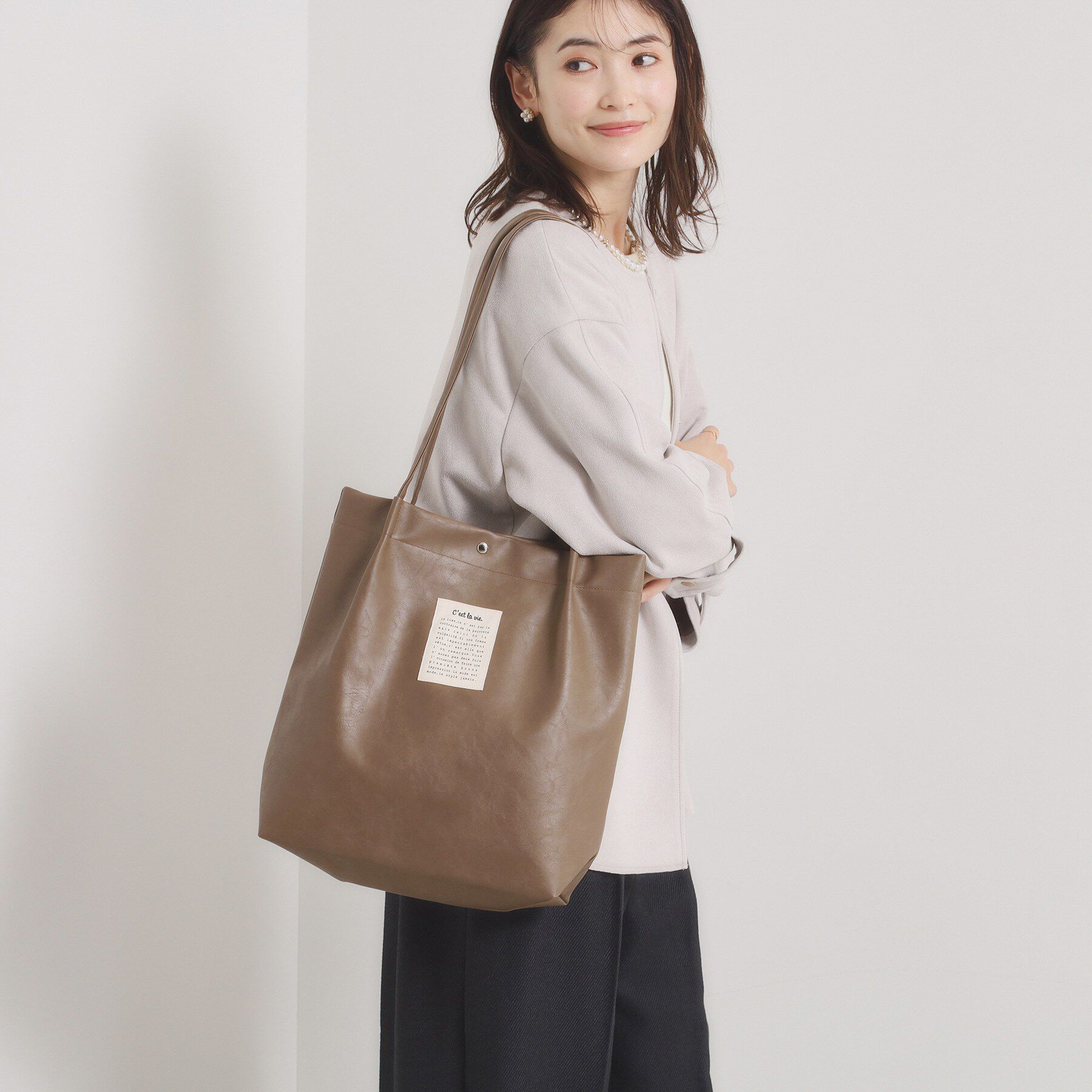 ITS&rsquo;DEMO「【A4対応】合皮ハンドルタックトート」|トートバッグ|