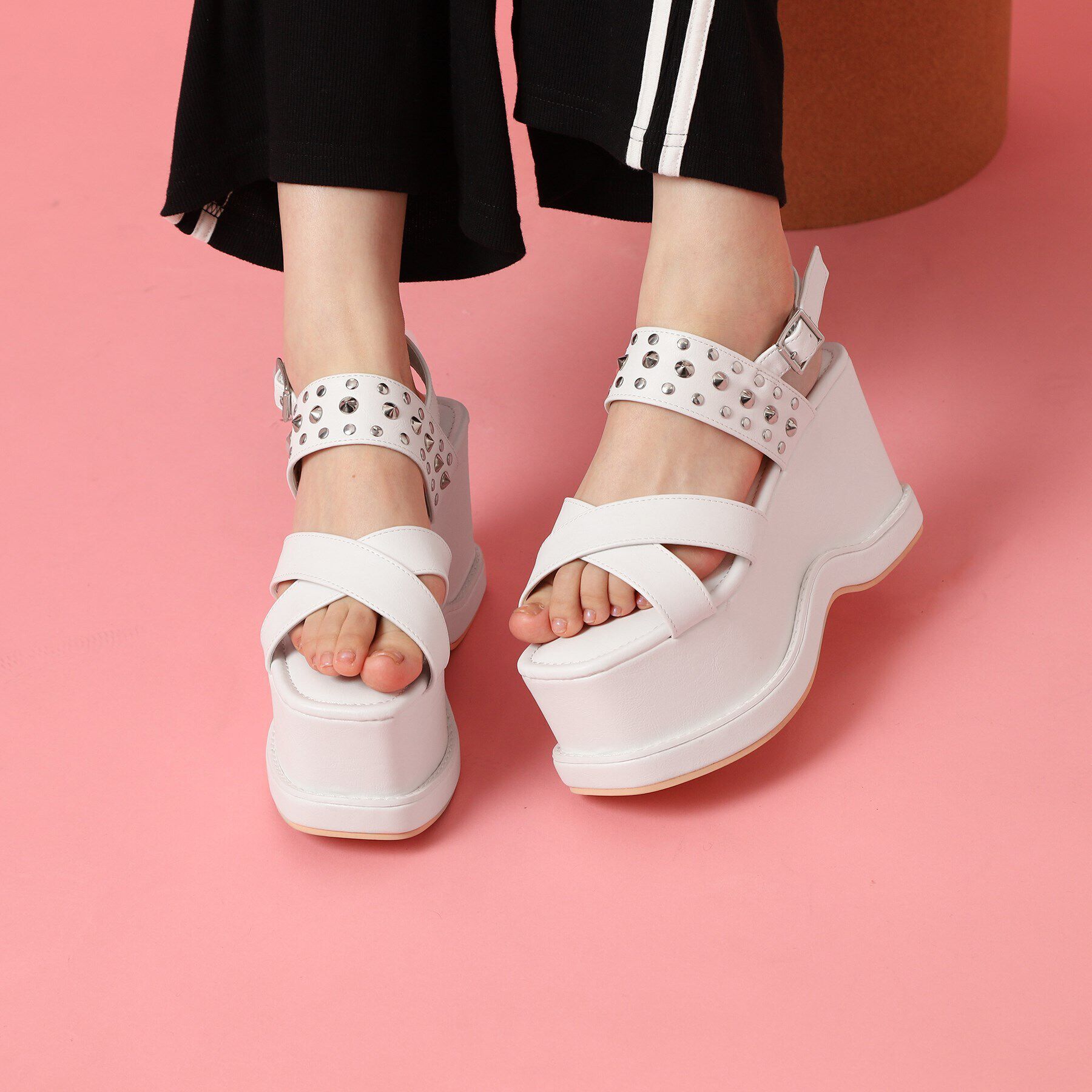 csT&P「厚底スタッズ付きサンダル」|サンダル|