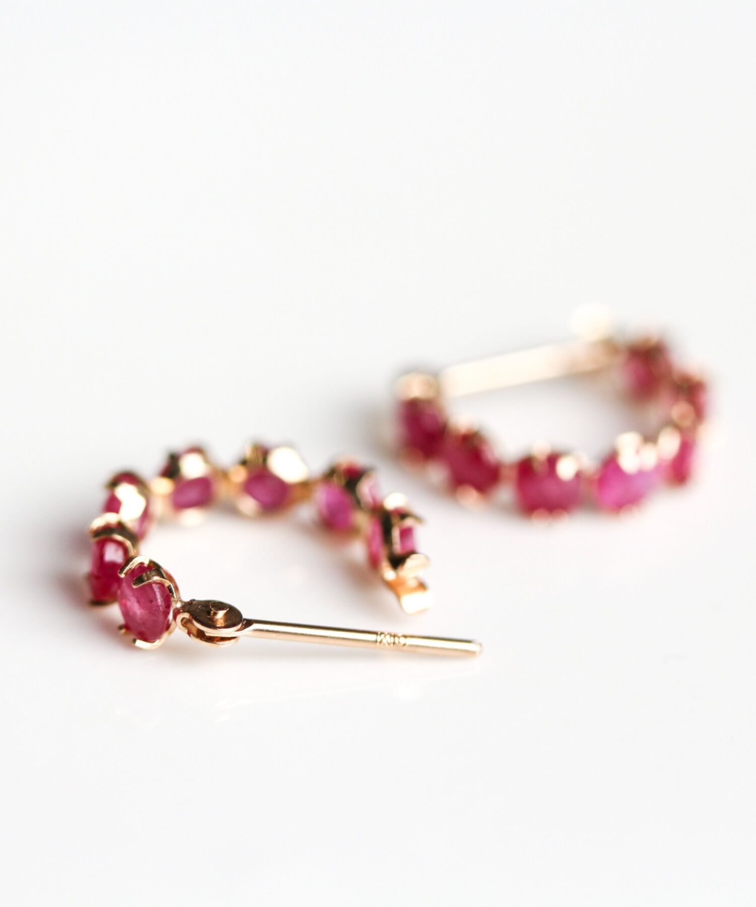  「ルビー  スナップ フープ ピアス | K10YG」|ピアス|