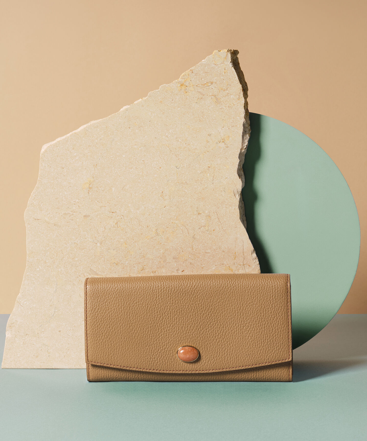 TOPKAPI 「【TOPKAPI】 gemdrops ジェムドロップ ミニエンボスレザー 天然石 長財布」|財布|キャメル